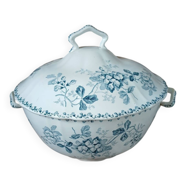 Soupière ancienne en Terre de fer