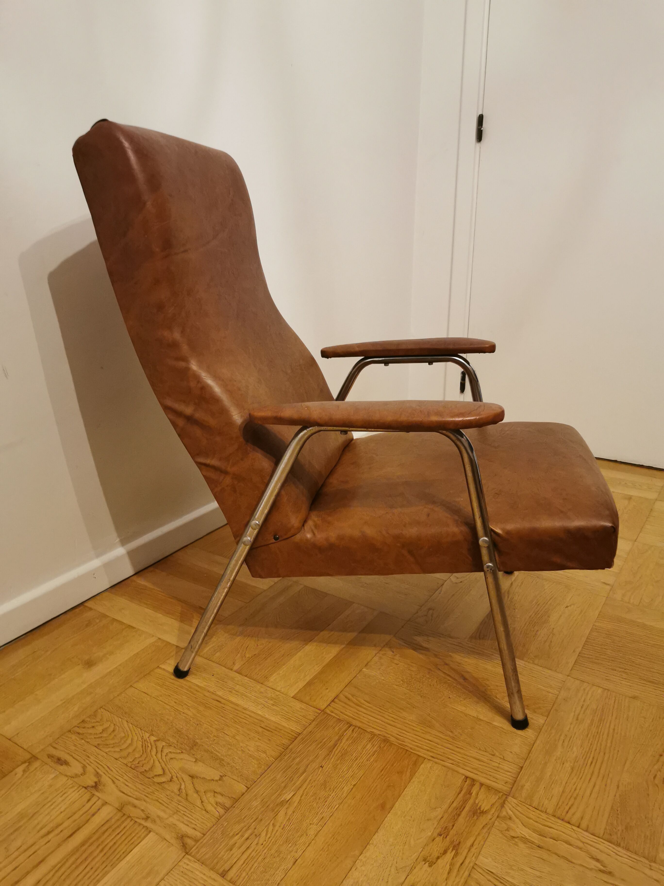 Fauteuil skaï années 70