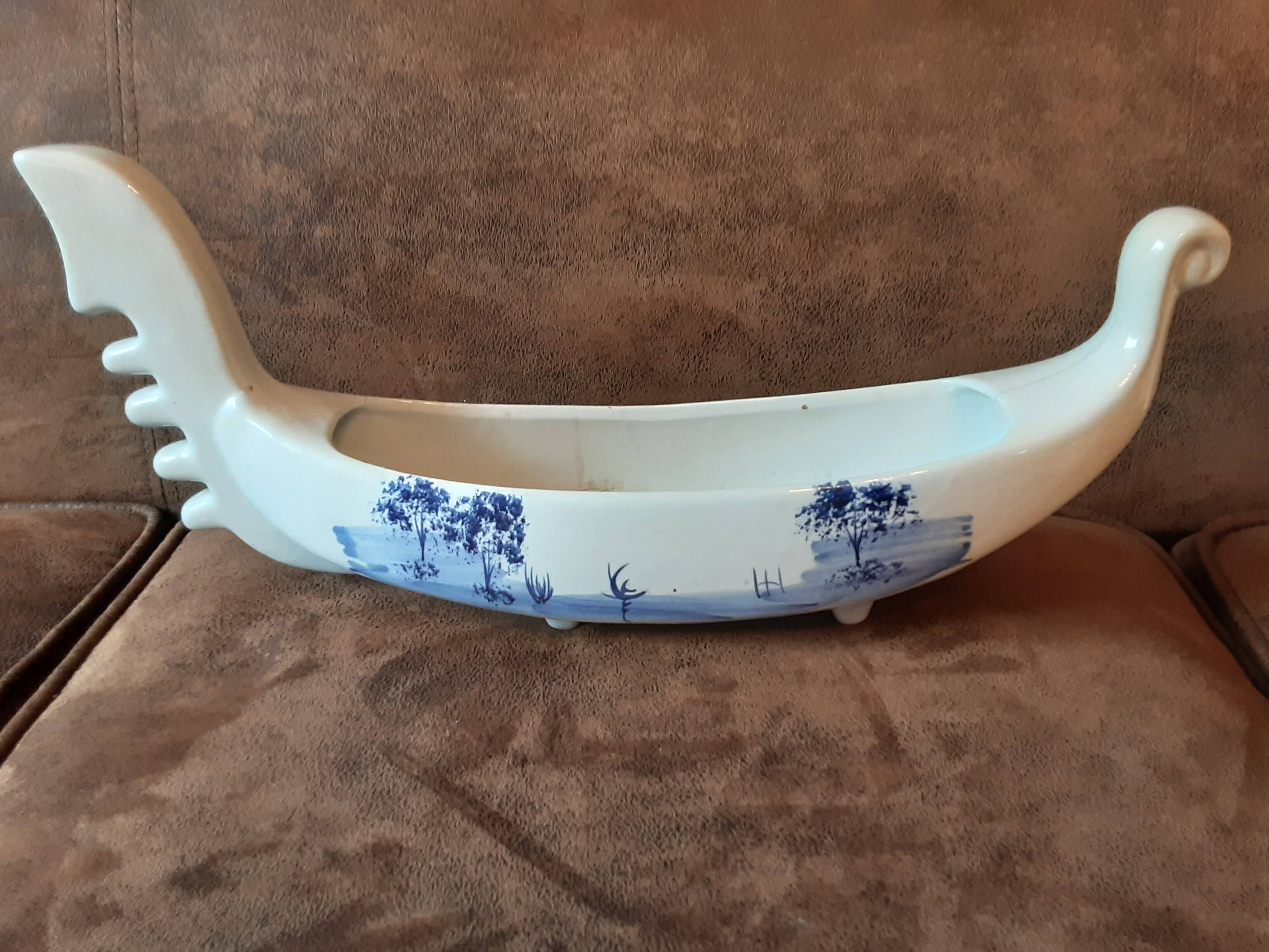 Ceramic barge trinket