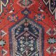 Tapis persan Hamadan antique des années 1920, médaillon tribal usé, 128 cm x 194 cm