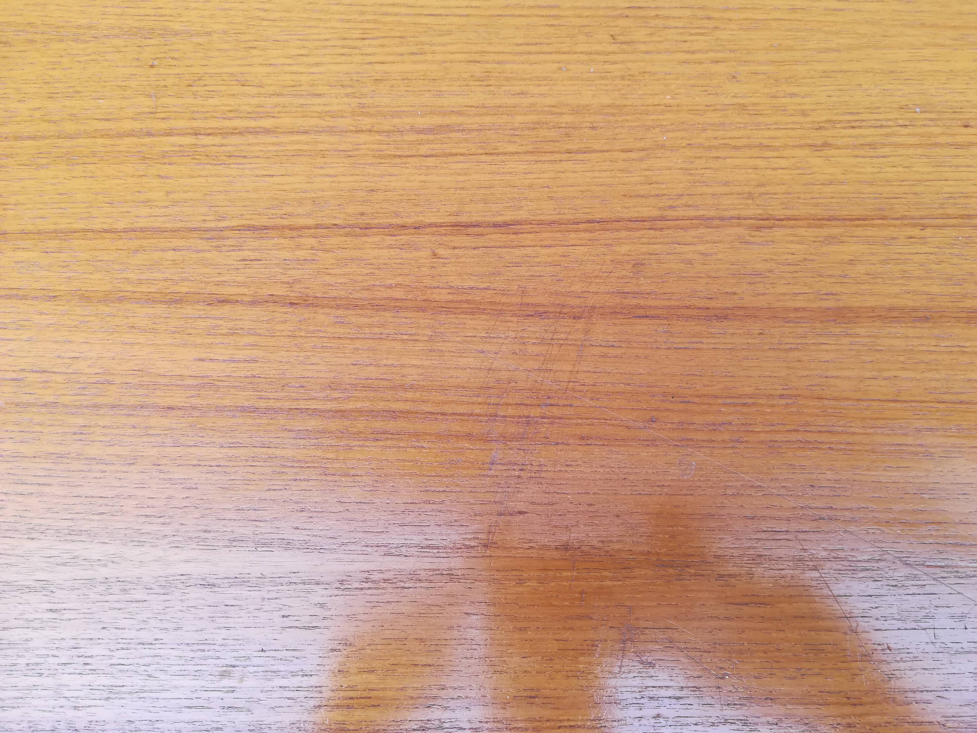 Scandinavian table with two extensions