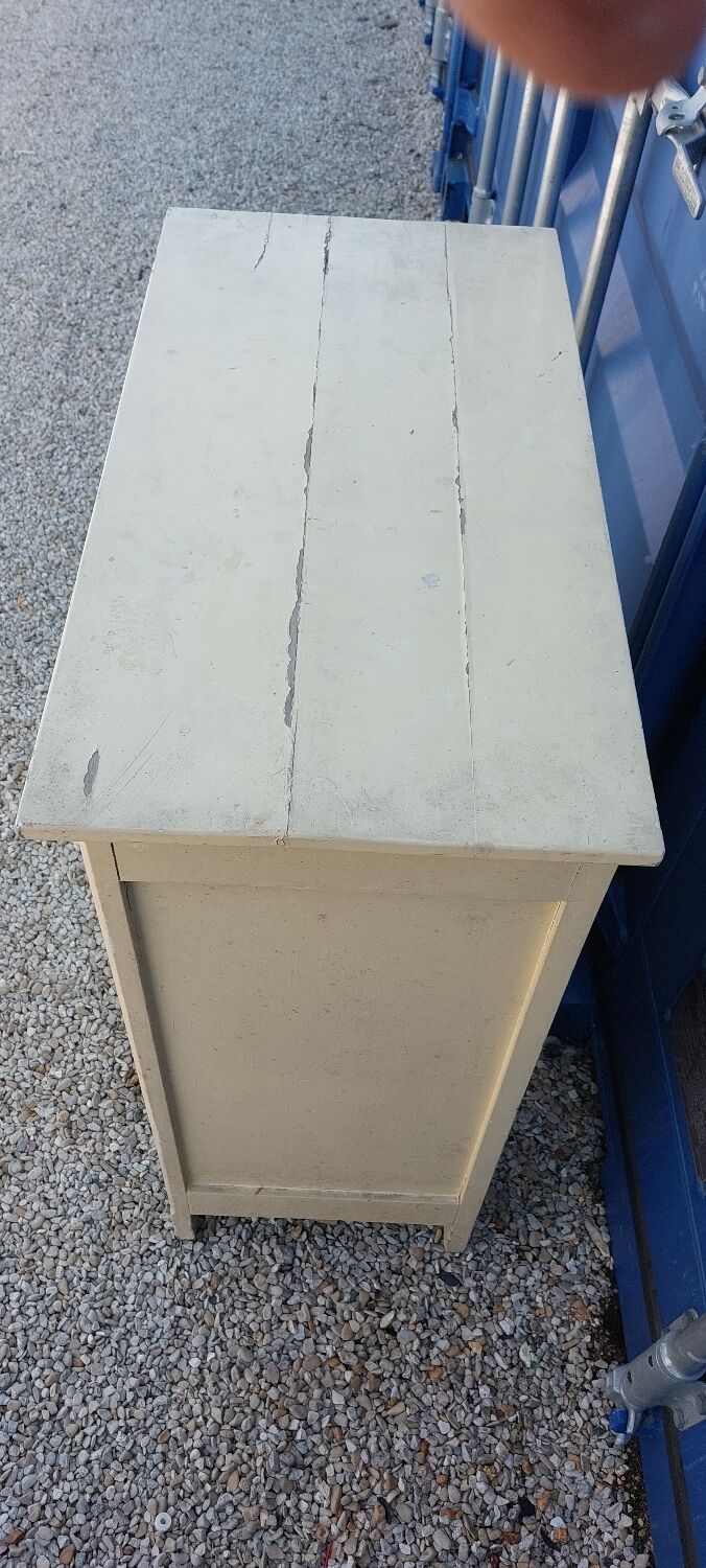 White Parisian buffet