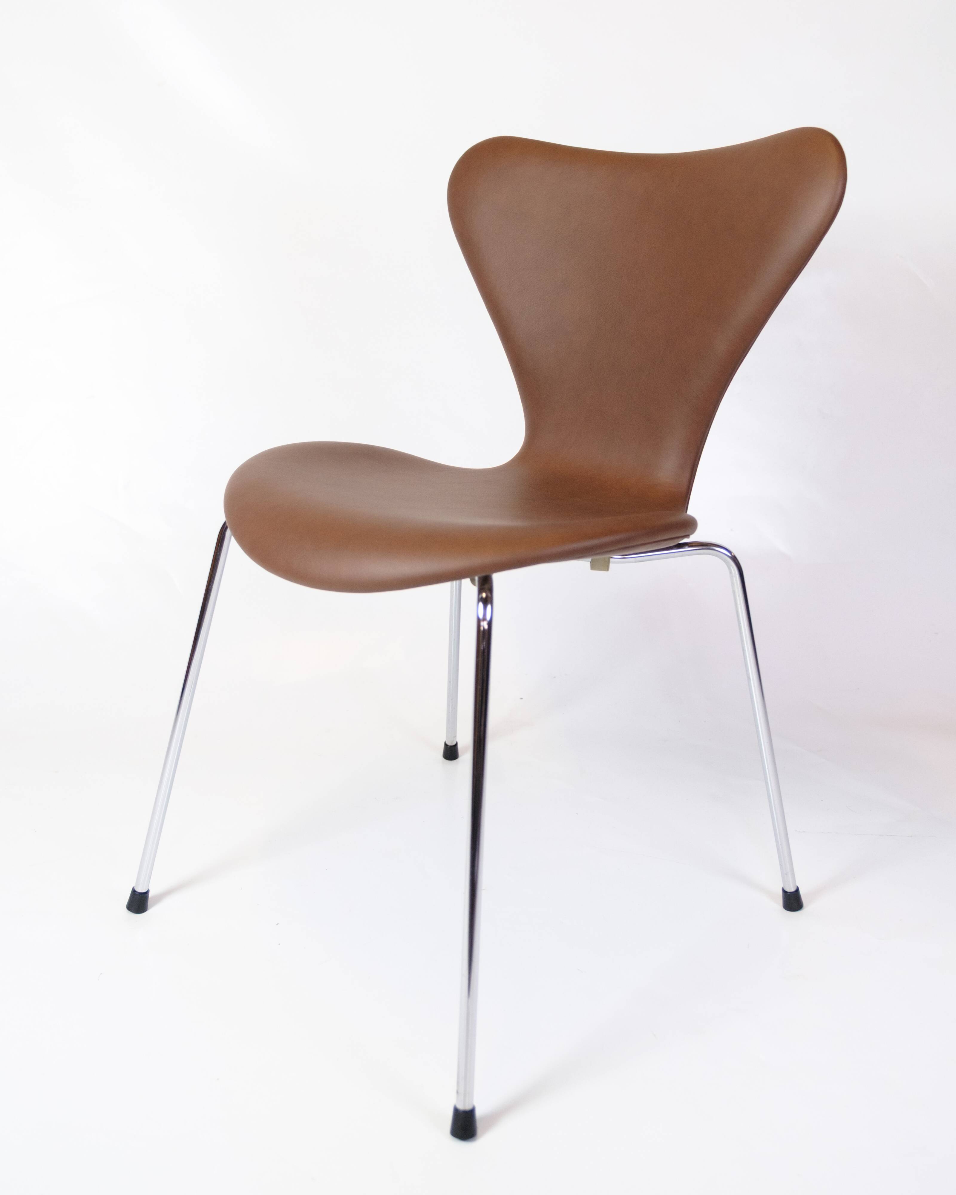 Series Seven Chair Model 3107 In Walnut Elegance Leather By Arne Jacobsen