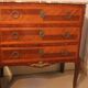 Commode sauteuse ne bois de placage