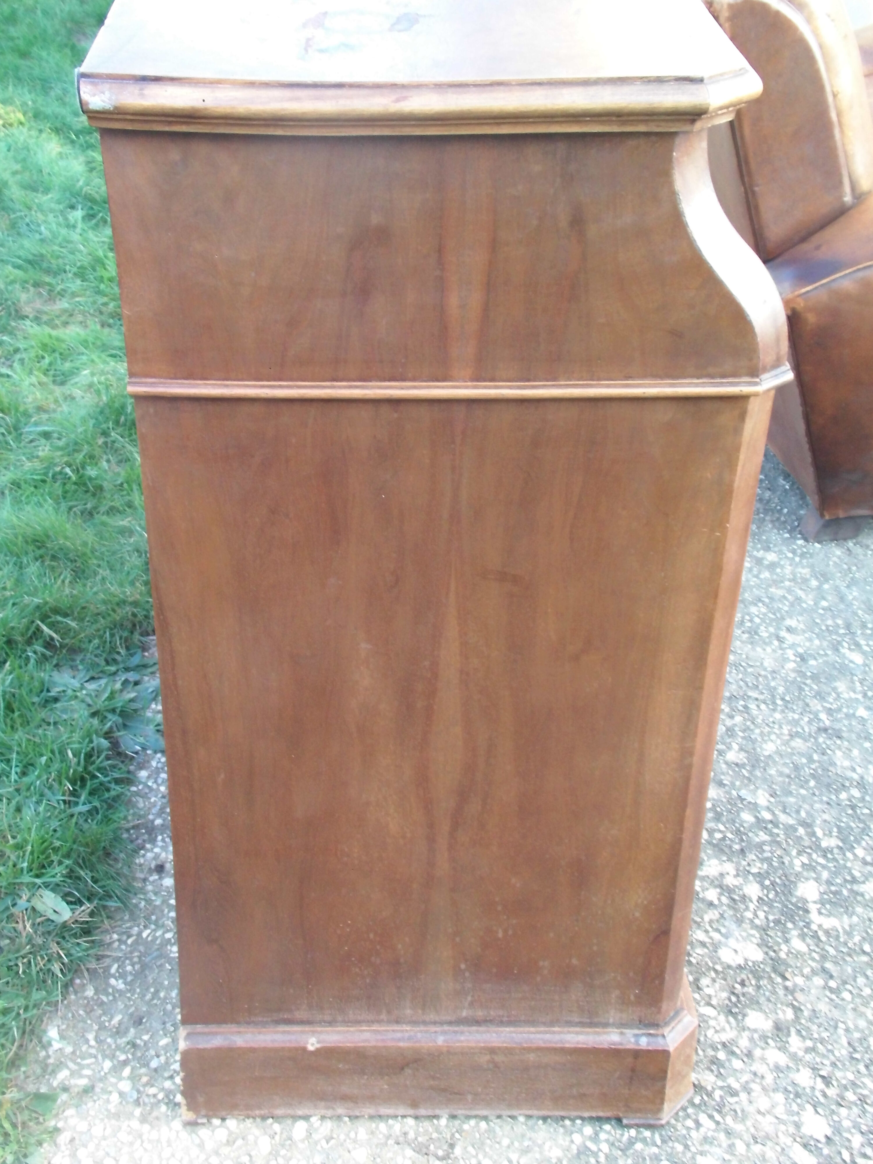 Hairdresser's toilet commodity called 1900 art deco