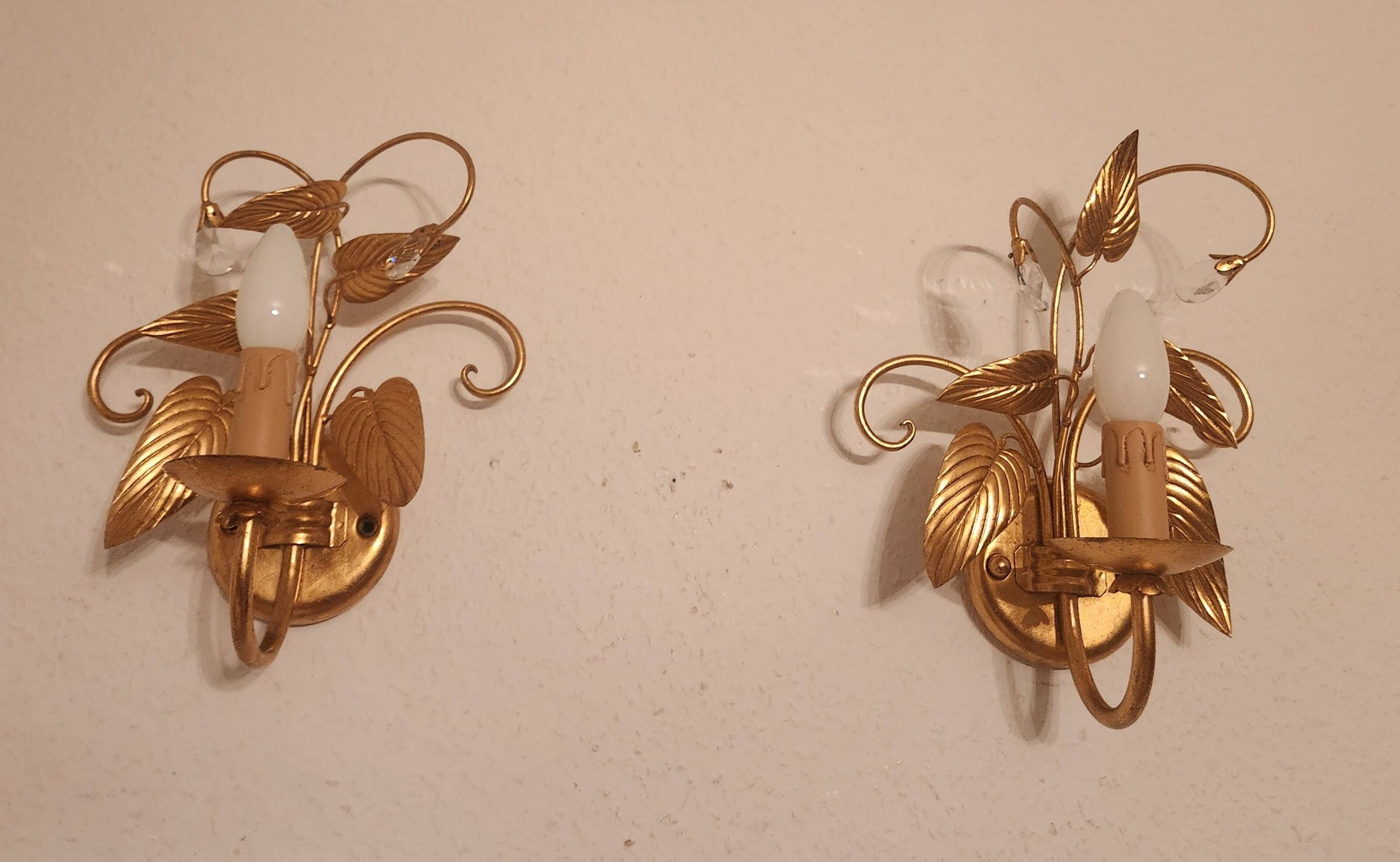Shabby Wandlampe vergoldet Blattgold Kristallelemente Hollywood Regency 70s