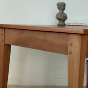 Bureau ancien à double tiroir, pieds gainés, XIXème
