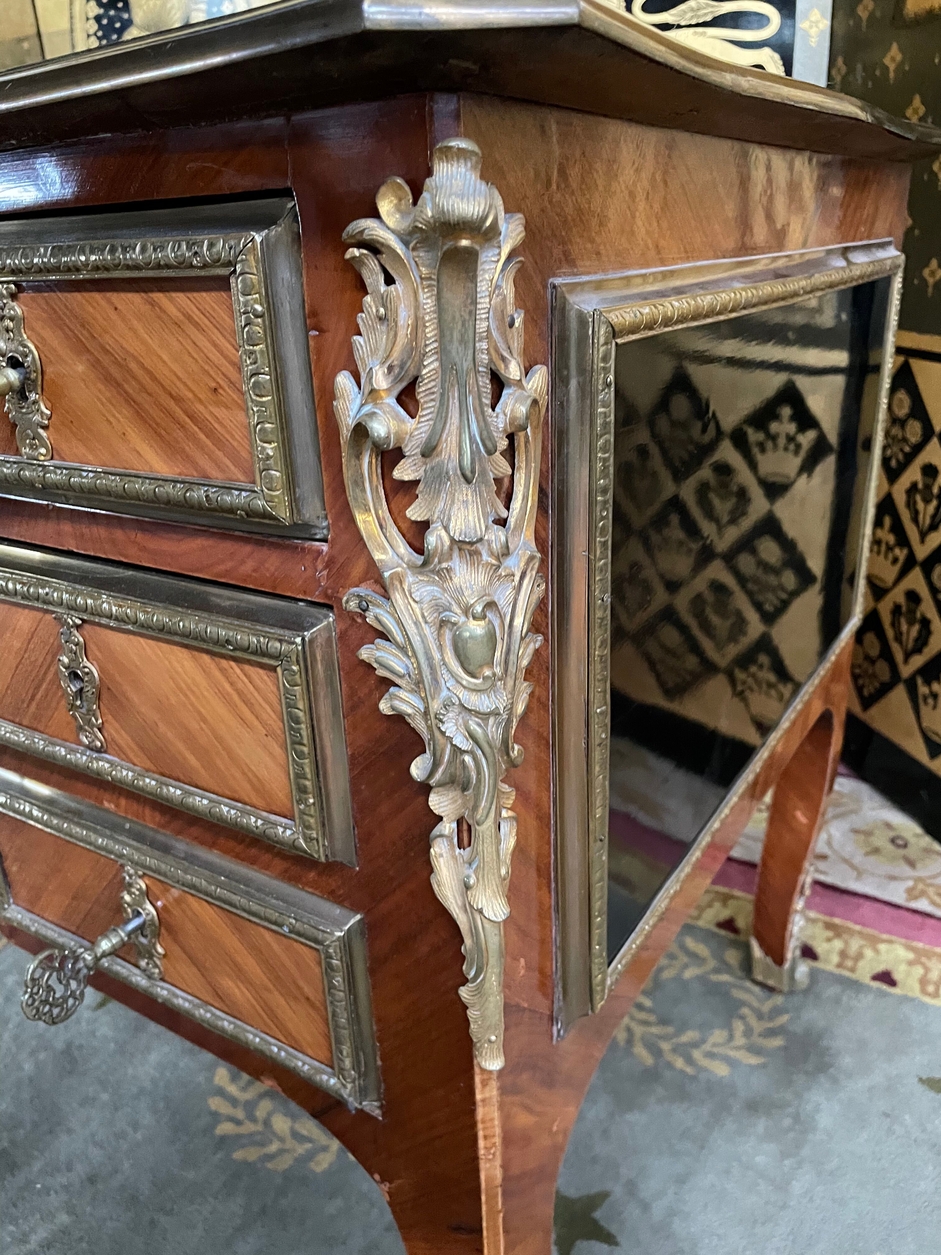 Bureau Louis XV Transition en marqueterie