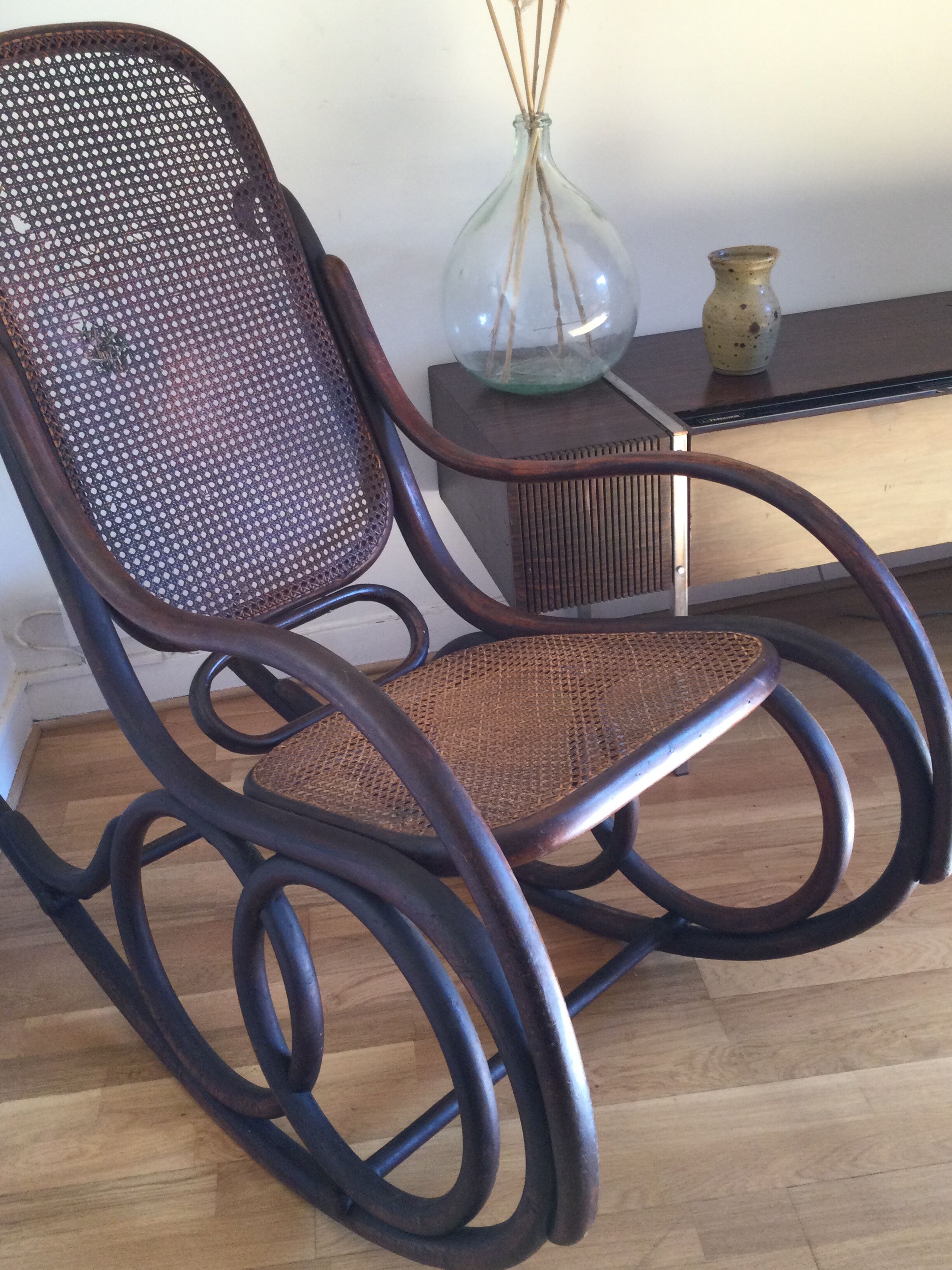 Armchair / rocking chair canned style