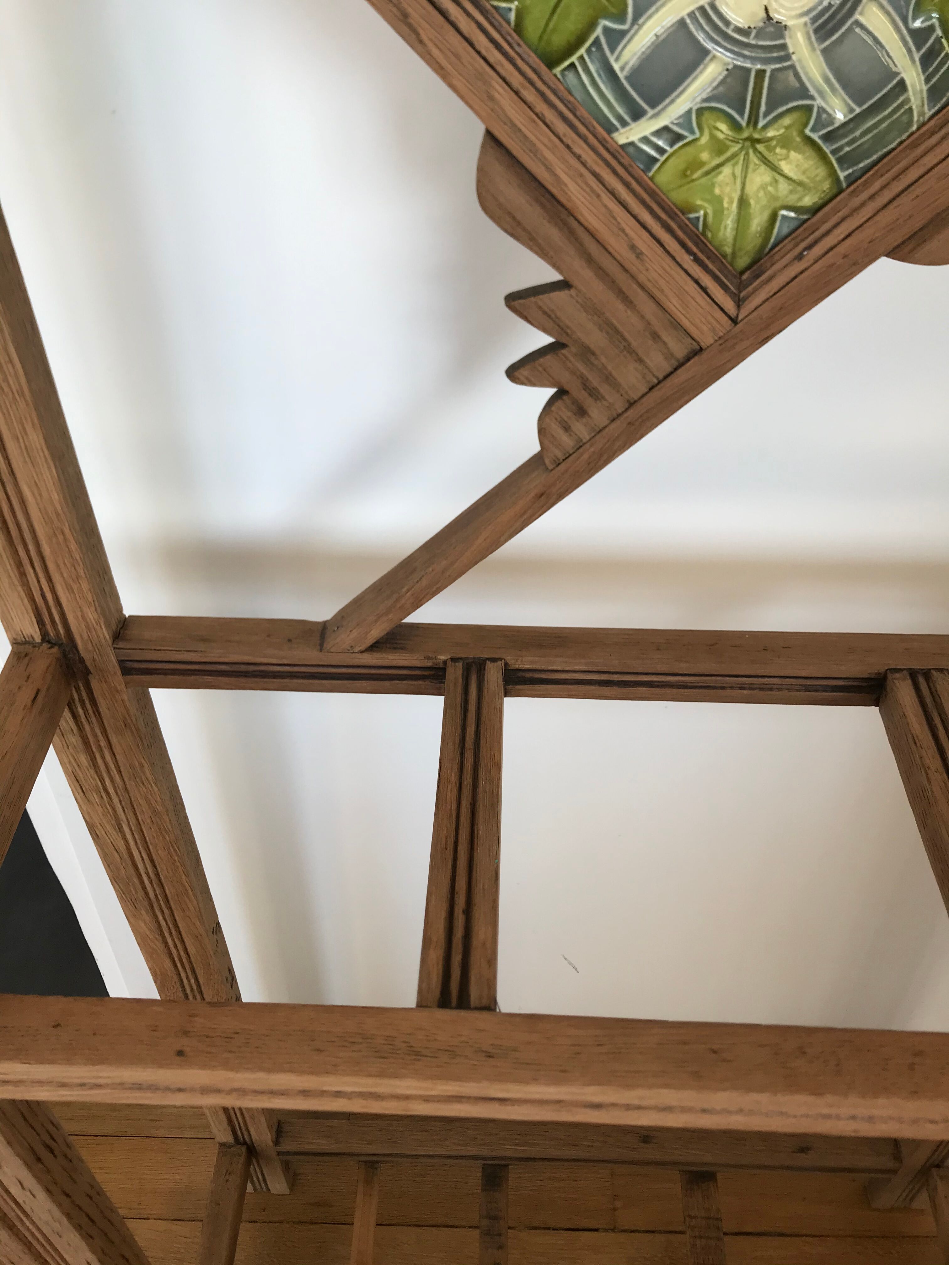 Coat-of-the-table wardrobe