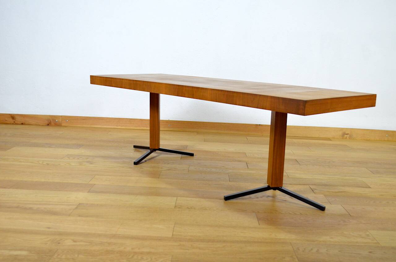 Grande Table Basse en Noyer & Pieds Métal Vintage 1960
