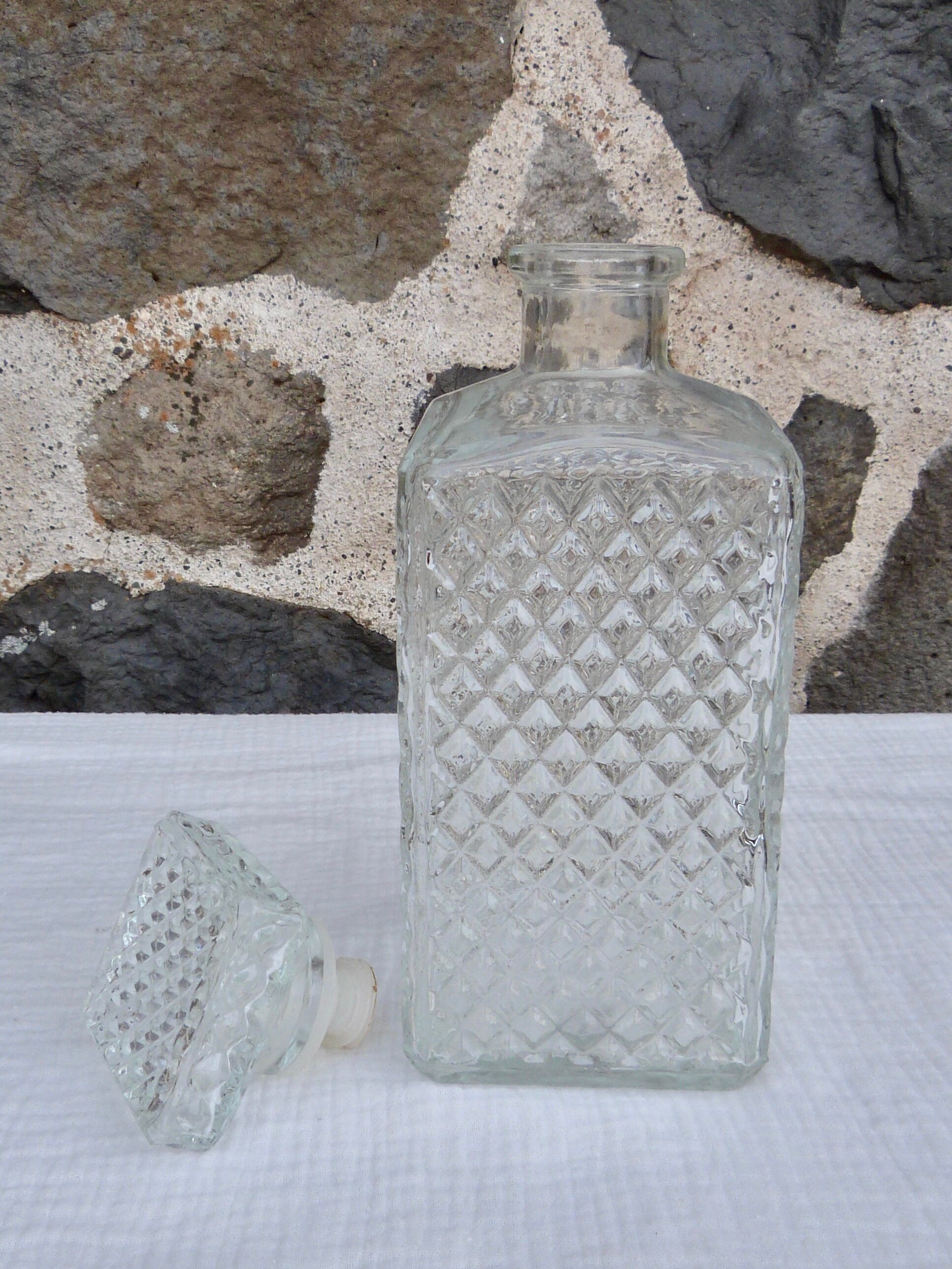 Glass whisky decanter