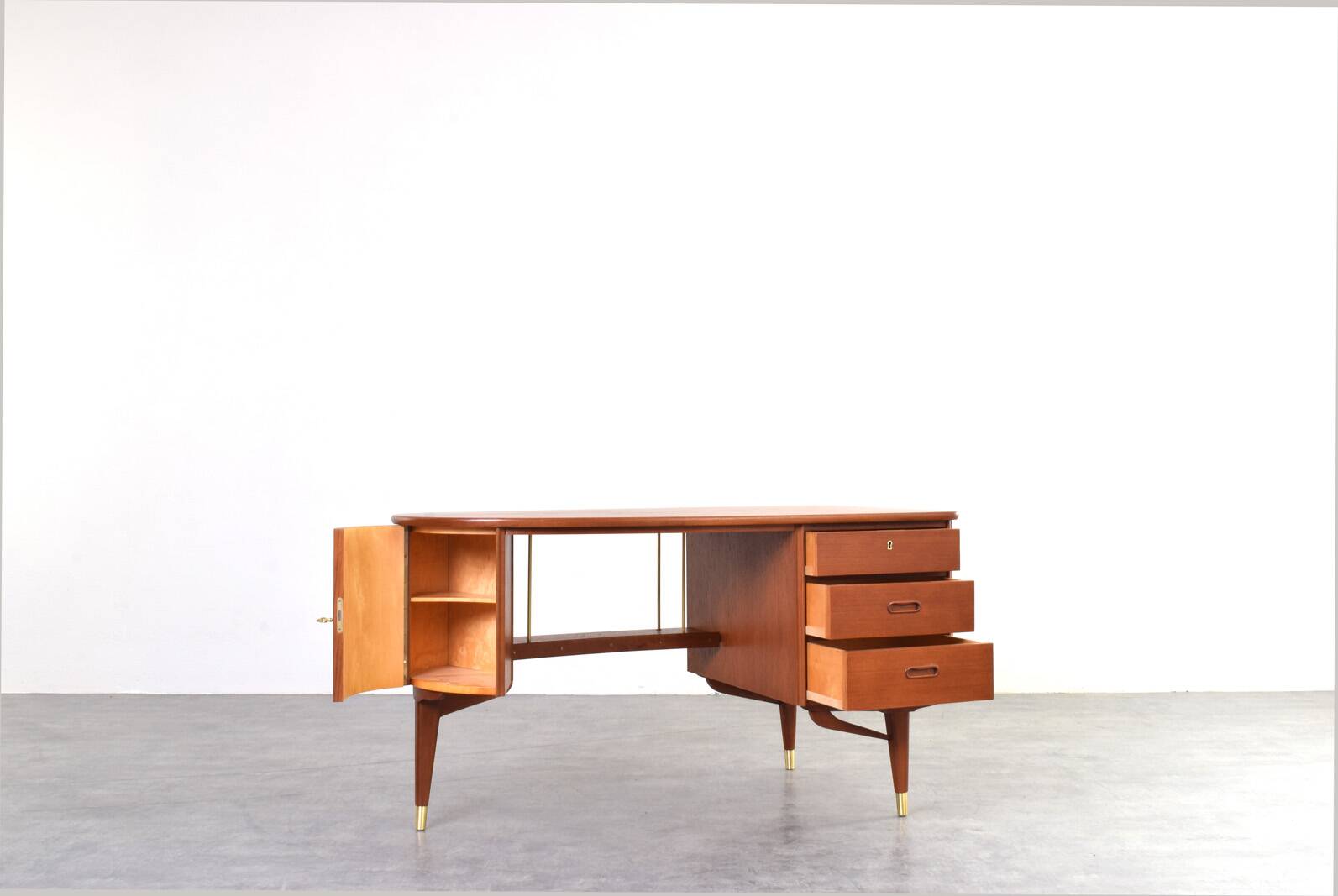 Mid-Century Organic Teak Desk from Sola Møbler, 1960s.