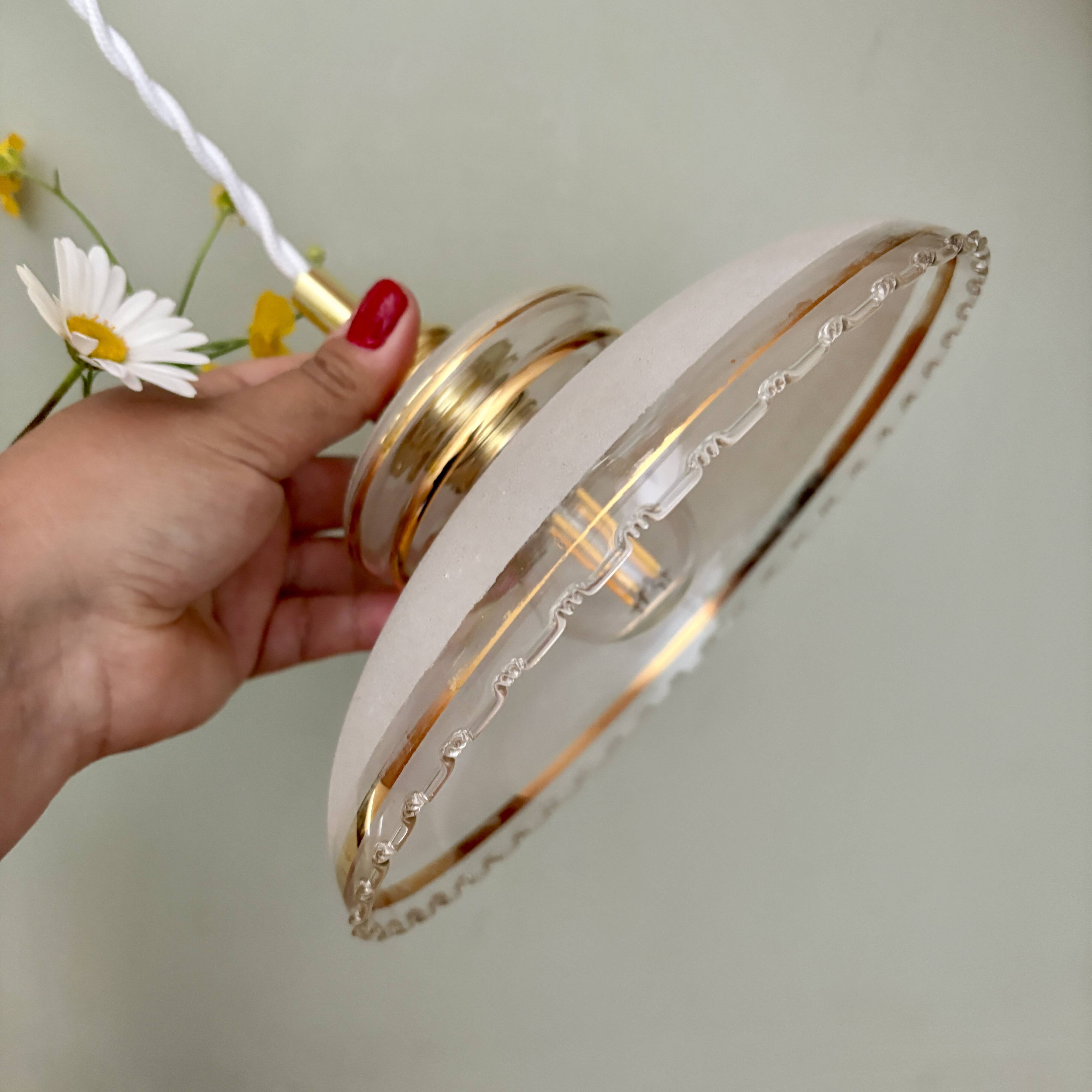 Pendant lamp, antique lampshade in white and gold granite glass