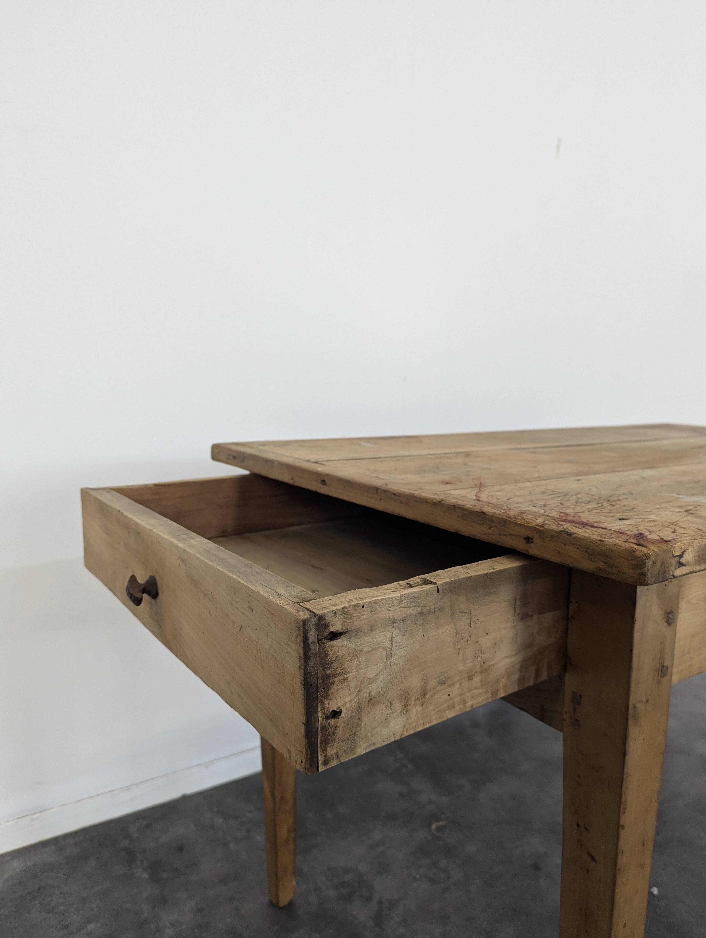 Petite table de ferme en chêne début XIXème