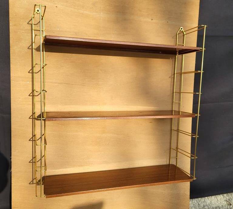 Tomado style string gold metal shelves