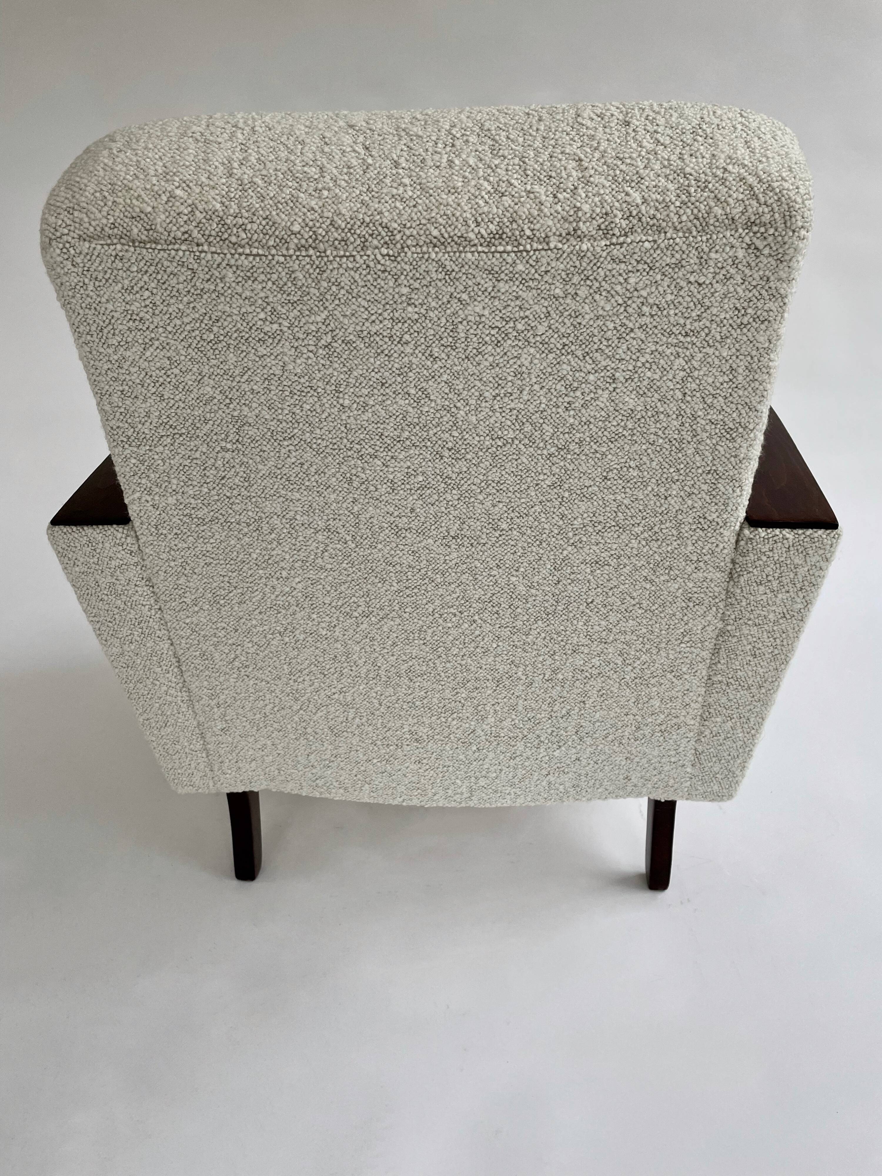 Cube armchair in wool buckle