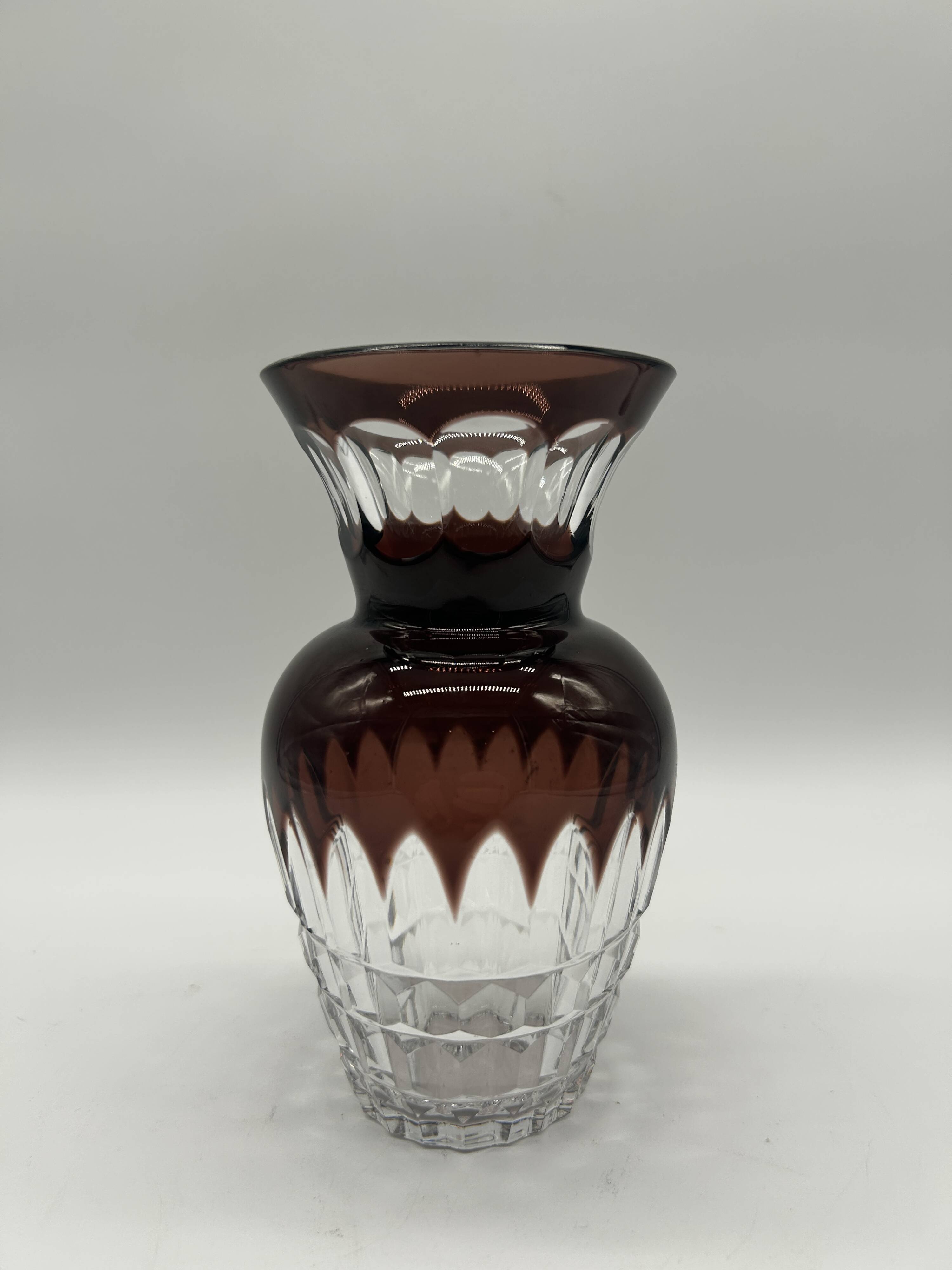 Cut and lined crystal vase from Val Saint-Lambert in plum.