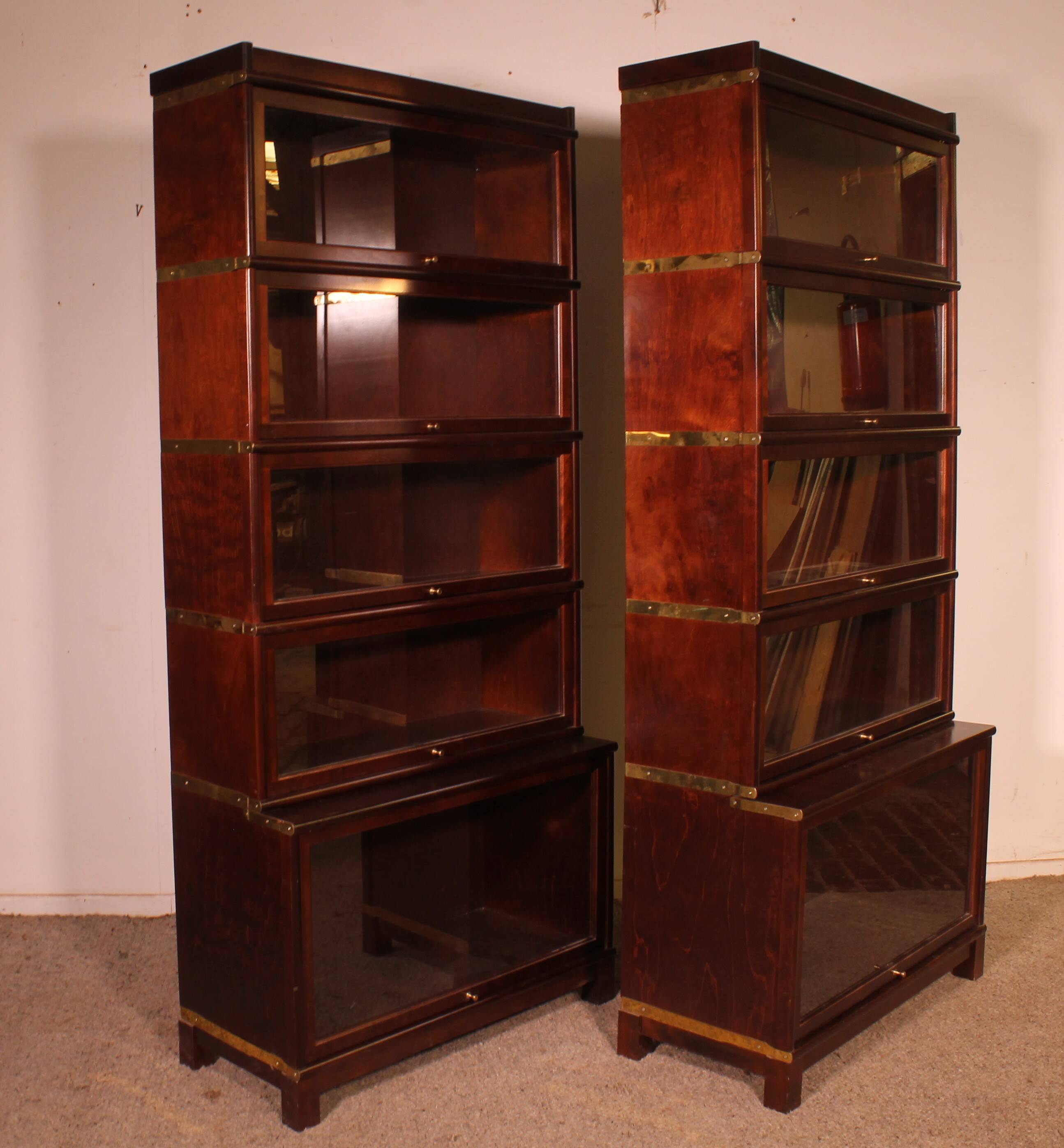 paire de bibliothèques dit stacking bookcase en acajou