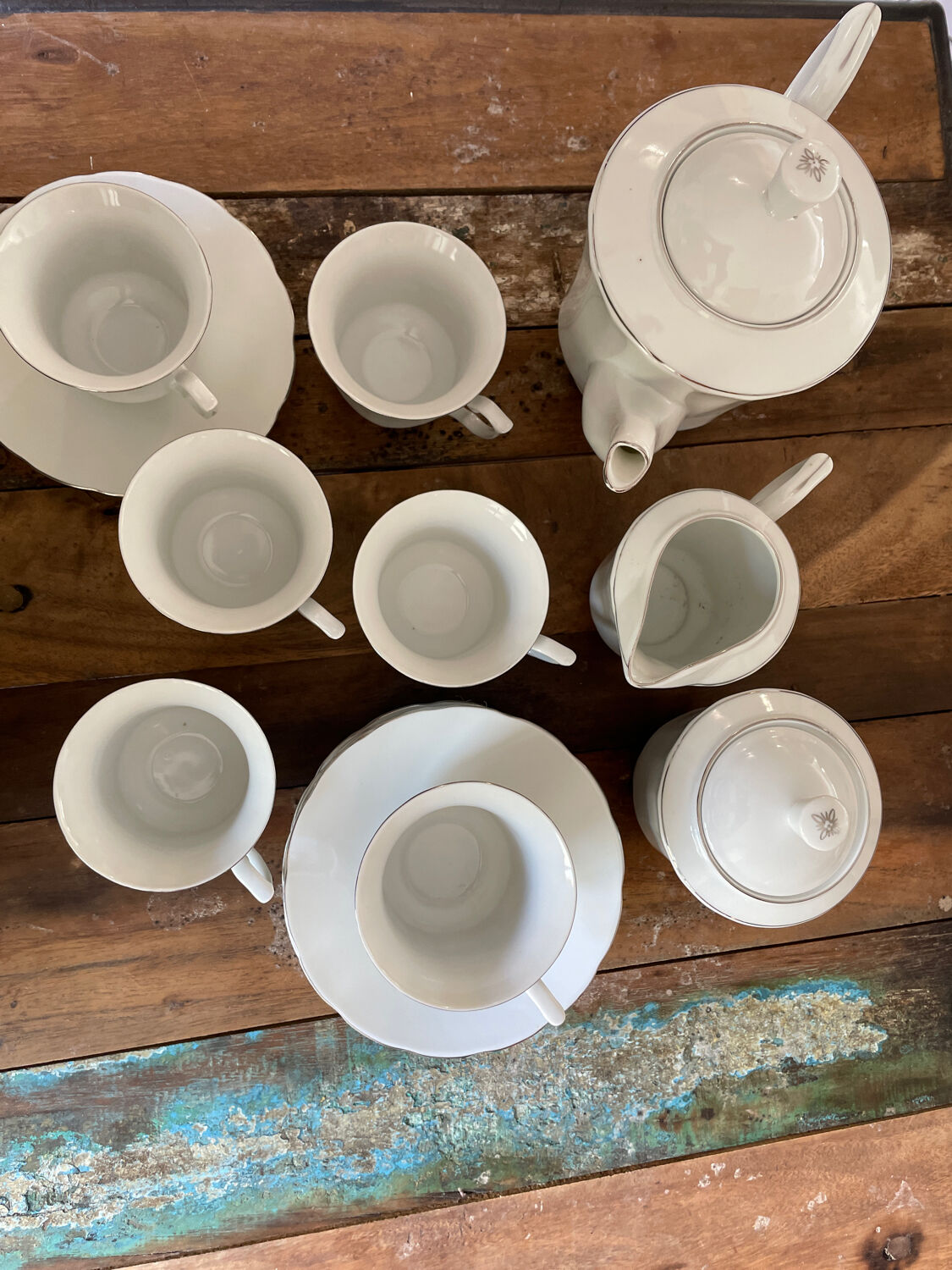 Coffee service for 6 cups, coffee pot, sugar bowl, and milk jug.