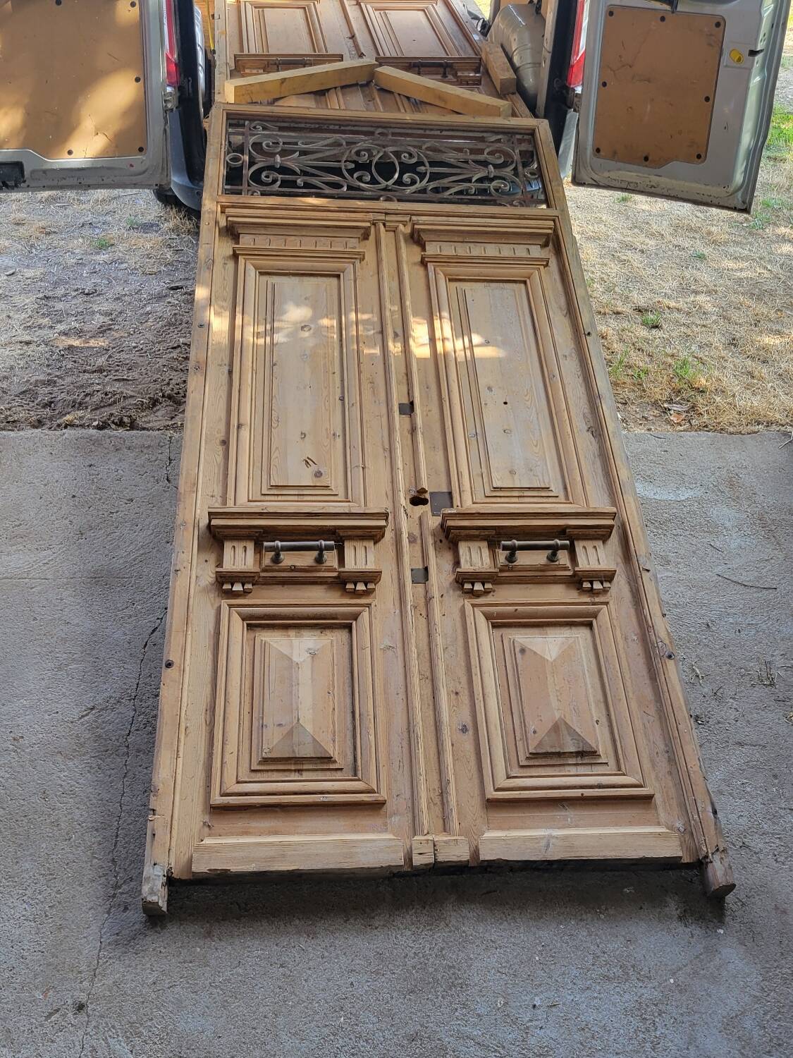 Double Haussmannian doors