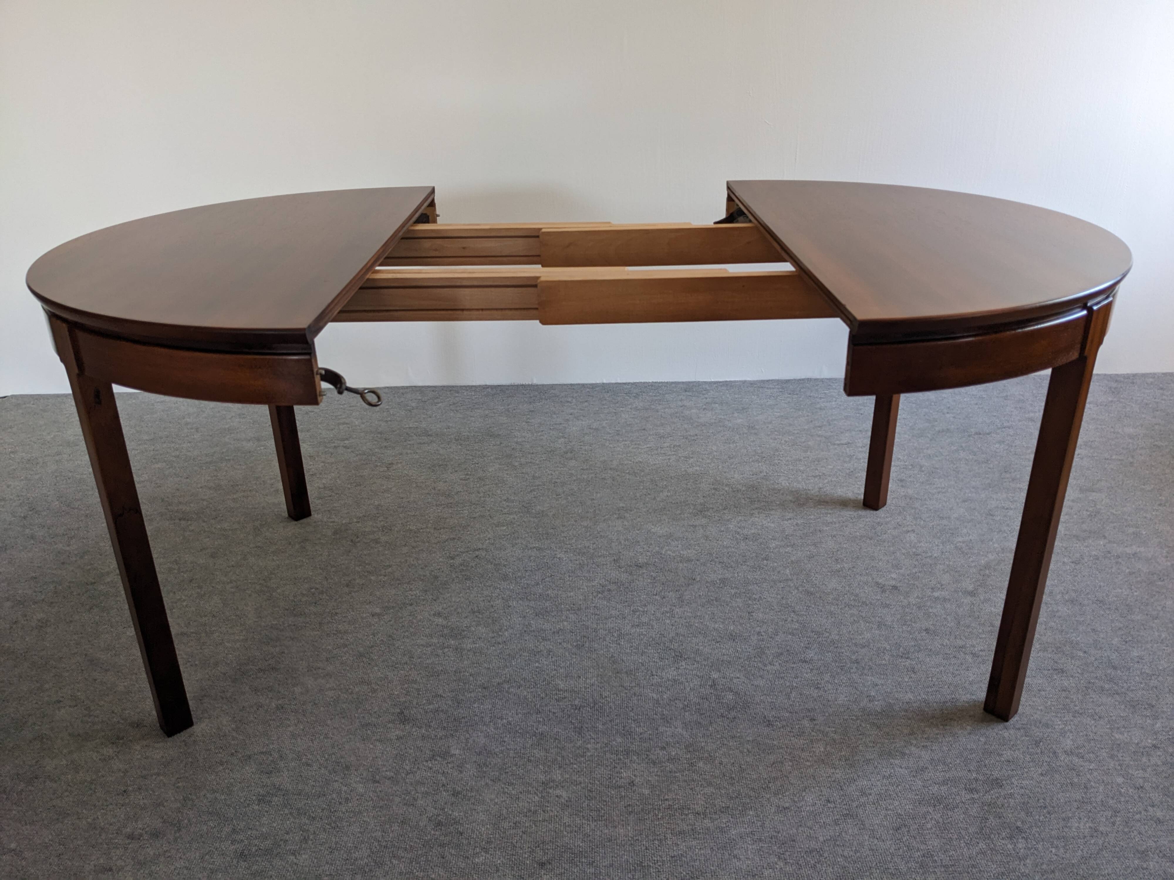 Extendable teak dining table from the 60s/70s
