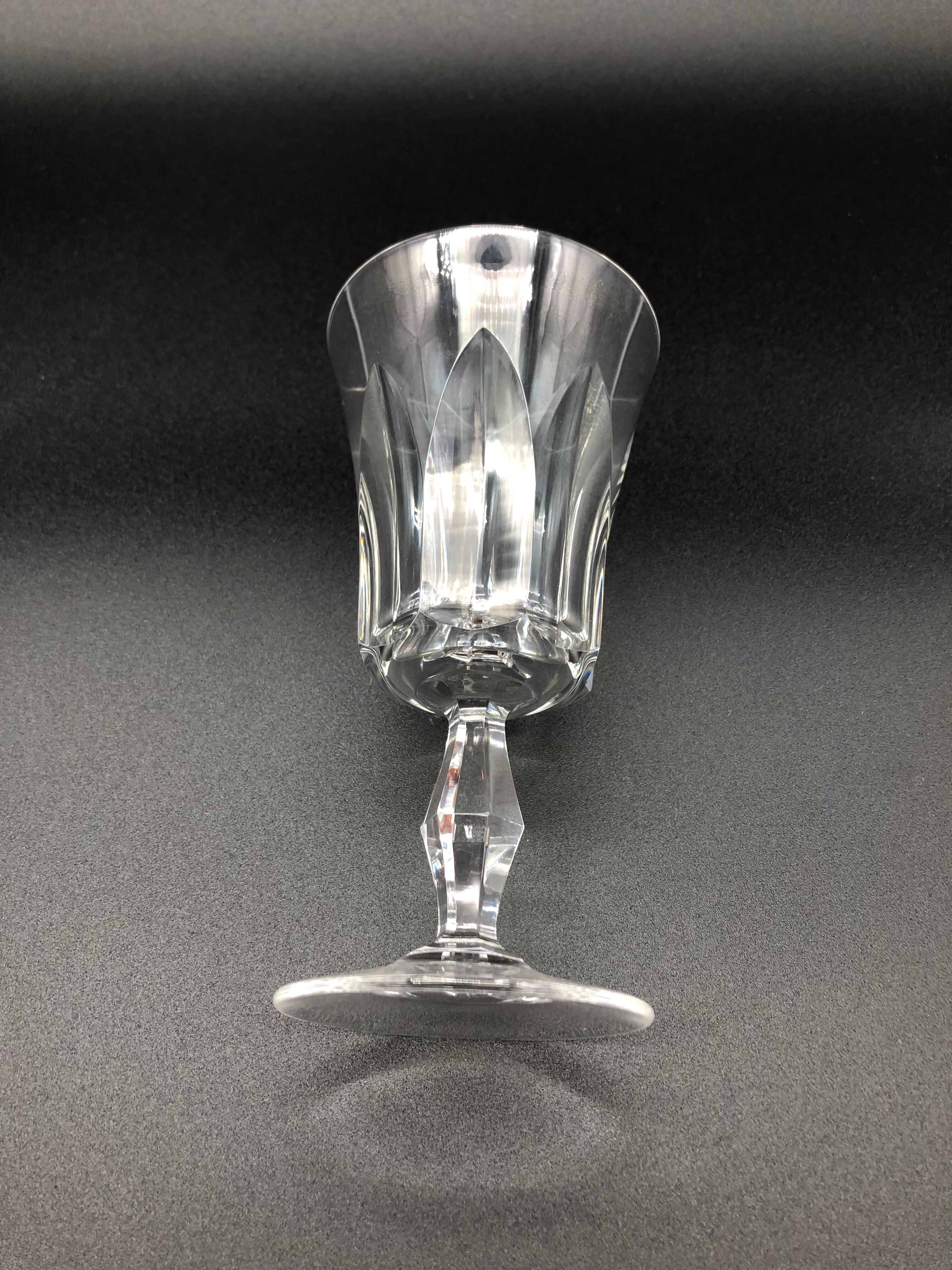 6 bordeaux wine glasses in Baccarat crystal signed Polignac model