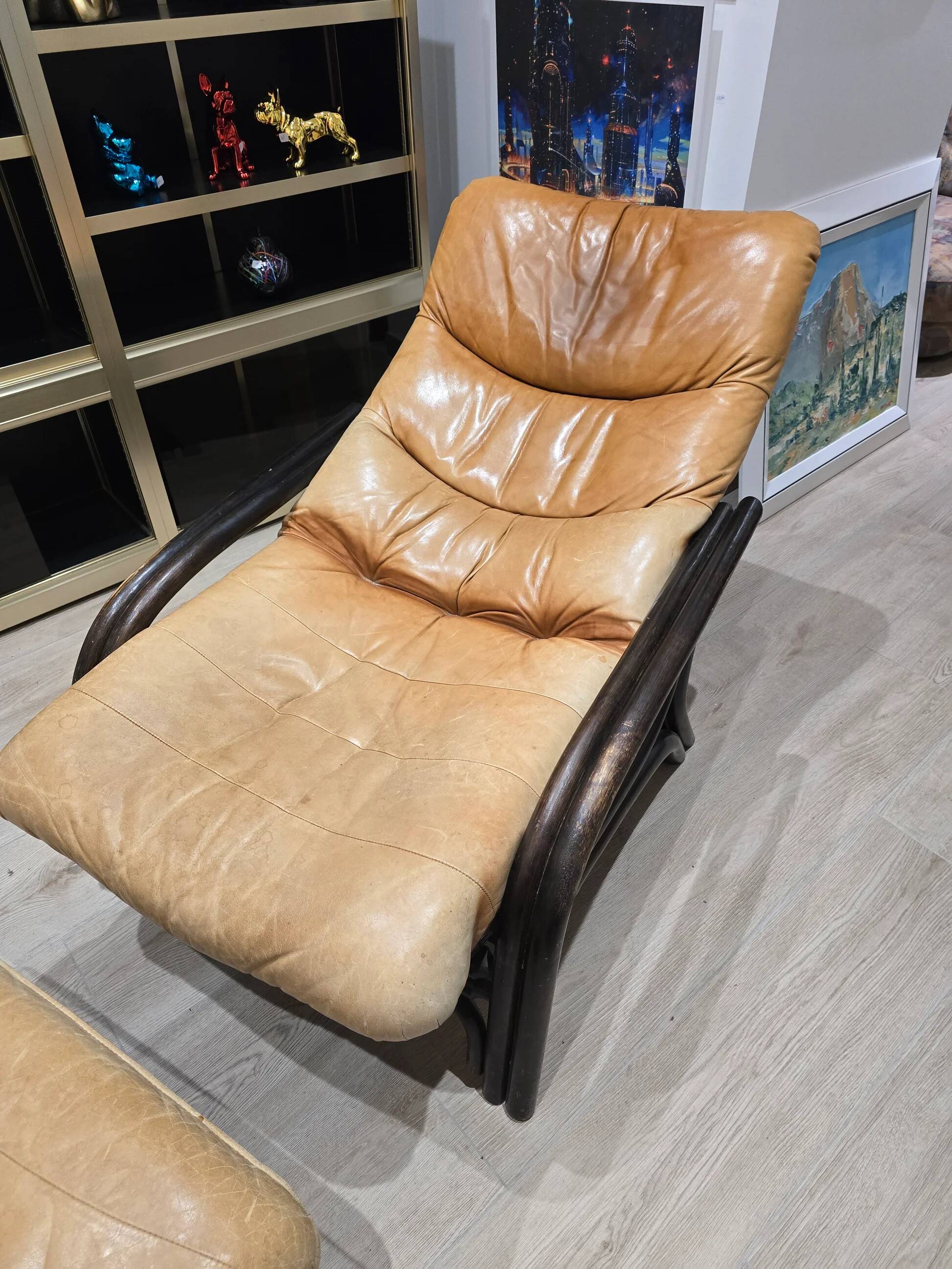 Vintage camel leather lounge chair with ottoman – wooden frame – 1970s