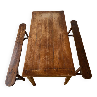 Table de ferme et ses deux bancs