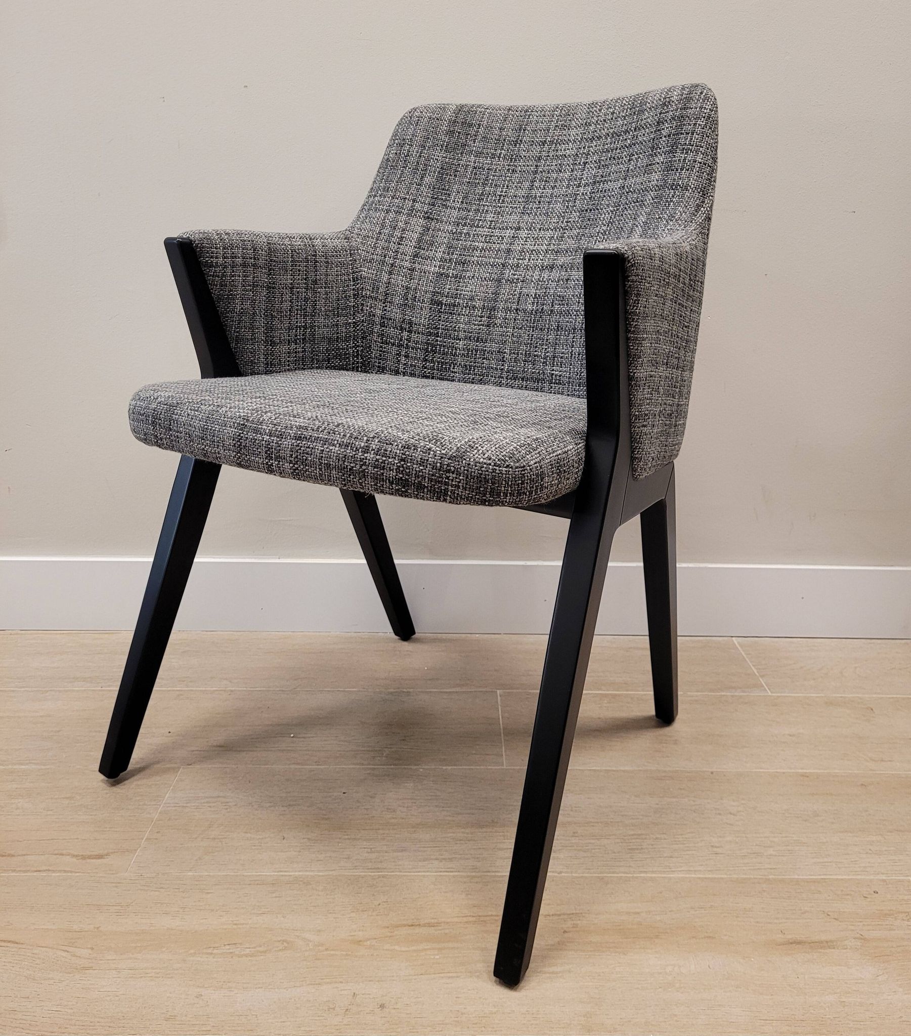 Silla “Kompass” designed by Roberto Tapinassi & Maurizio Manzoni, Roche Bobois,