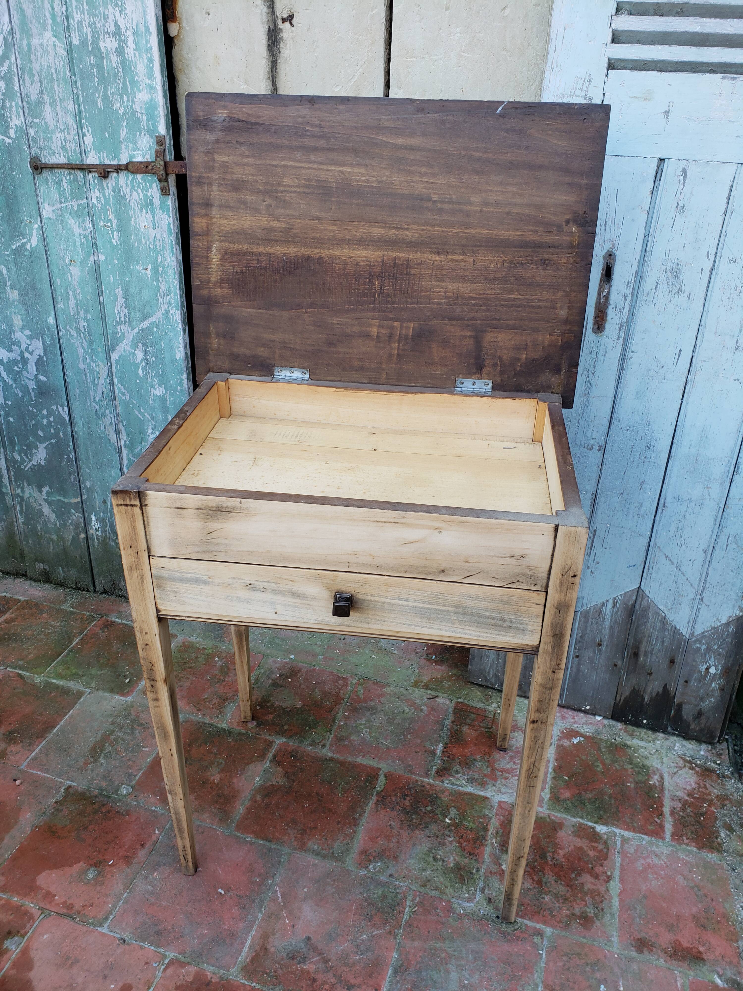 Bedside or raw wood worker