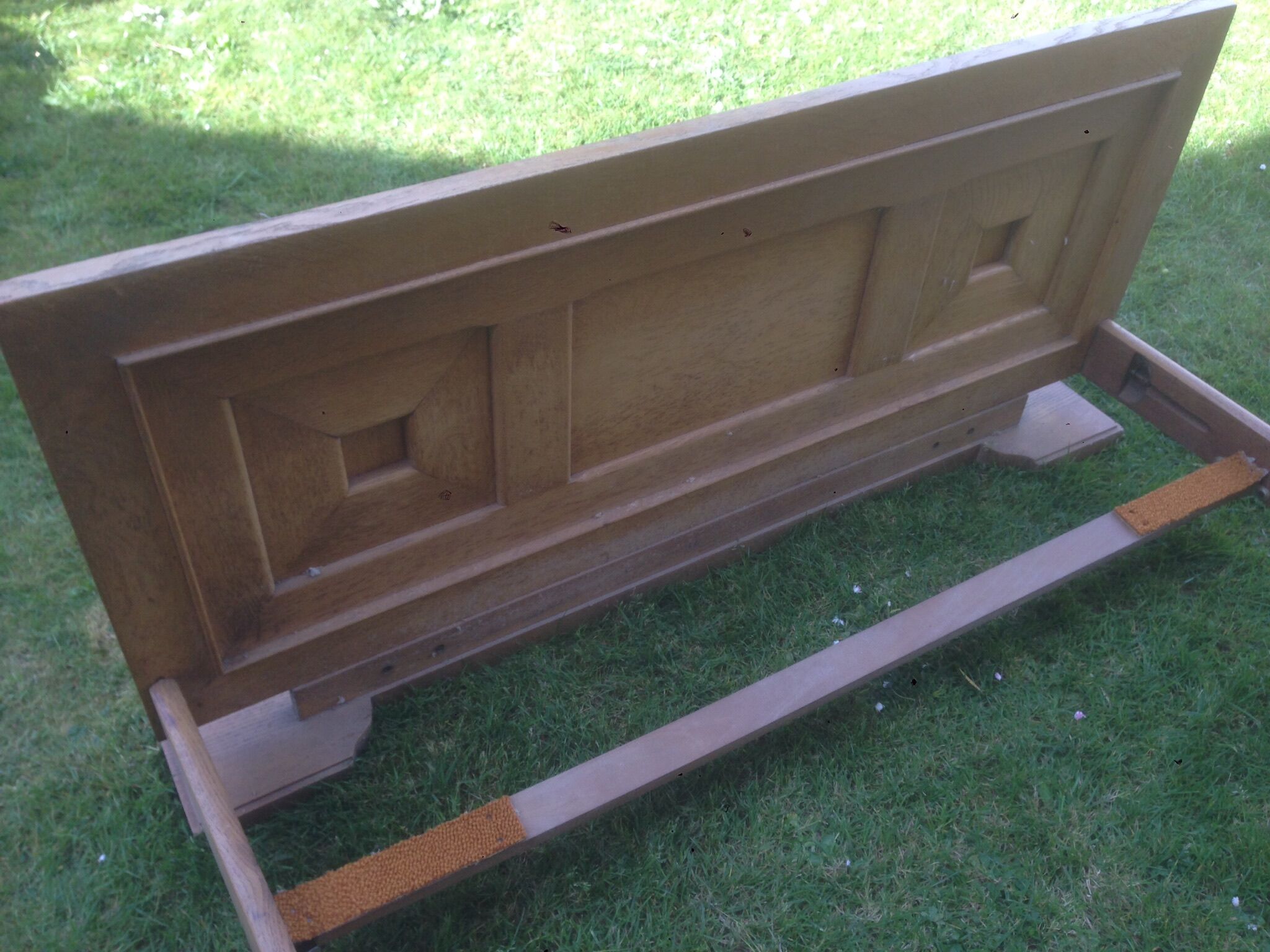 Art Deco bed in solid oak 190x142cm