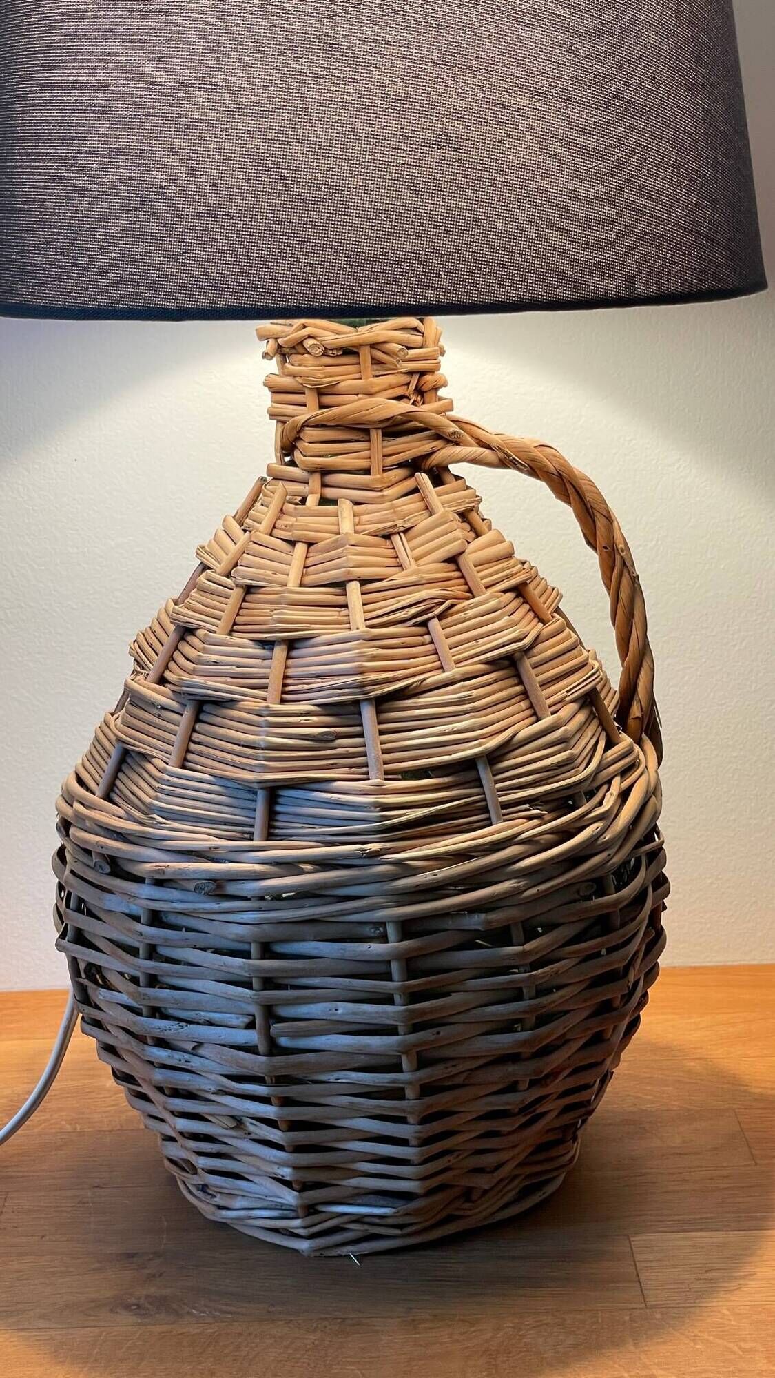VINTAGE Lady Jeanne LAMP in RATTAN