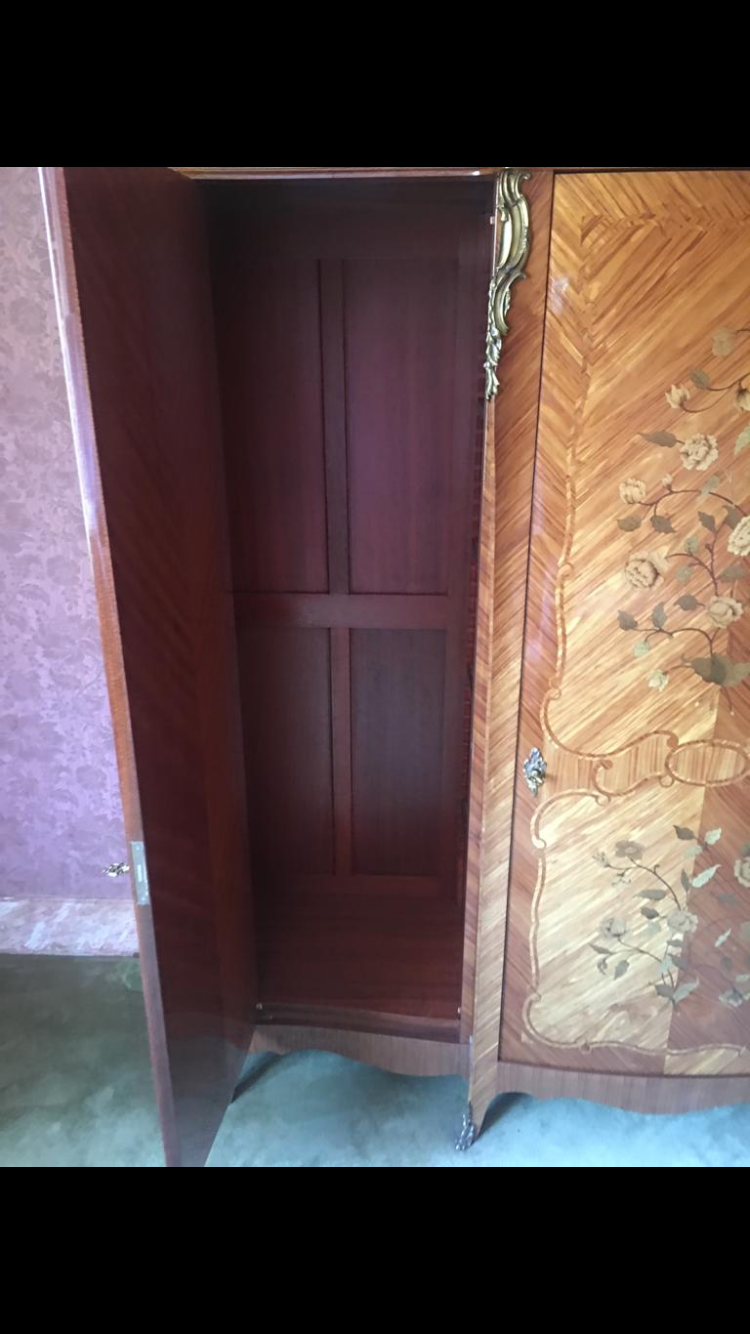 XV style rosewood cabinet decorated with varnished florets