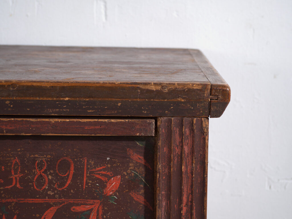 Wedding chest in pine with painted tulips – Central Europe, 1891