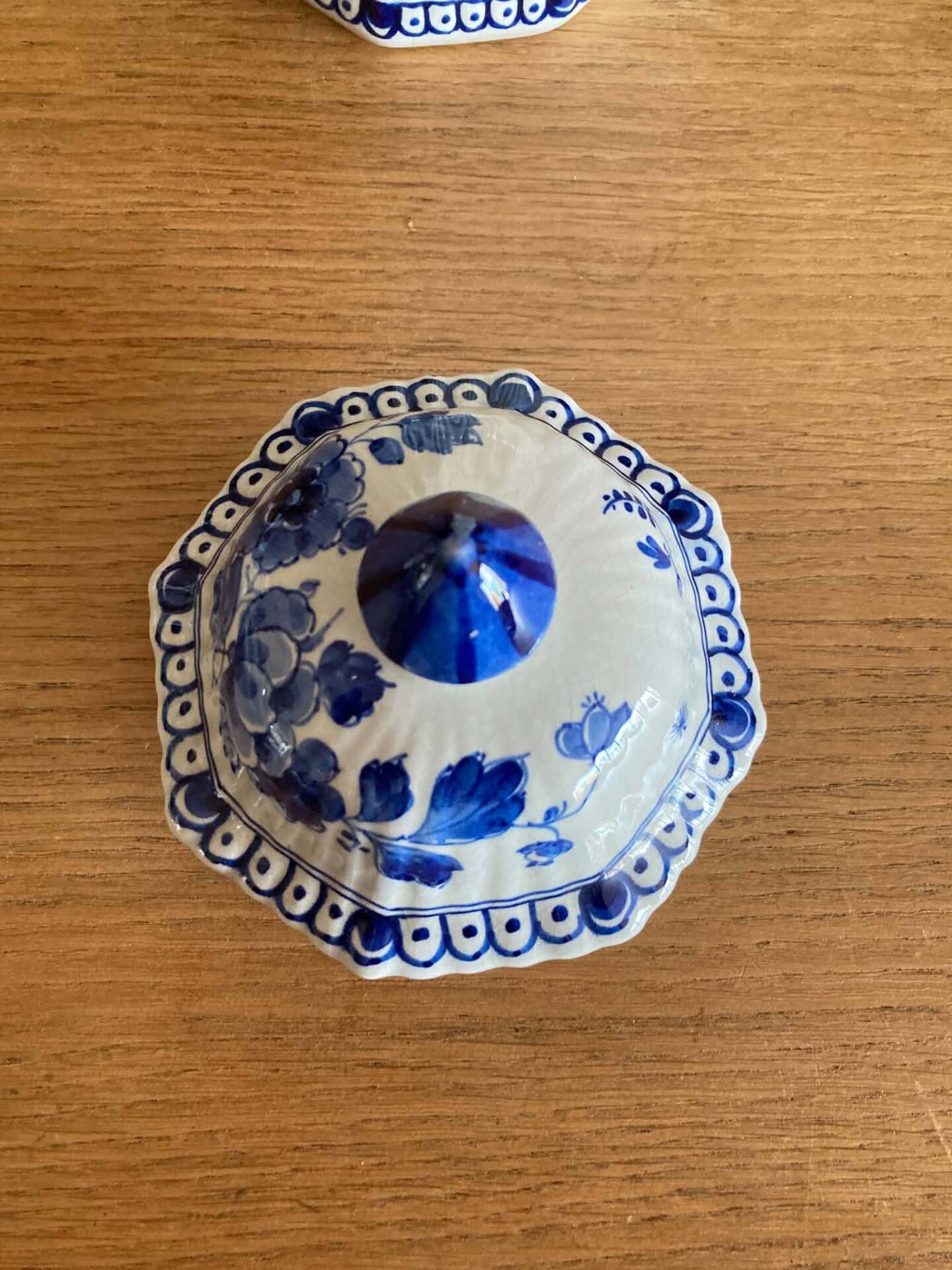 Vase with lid Delf
