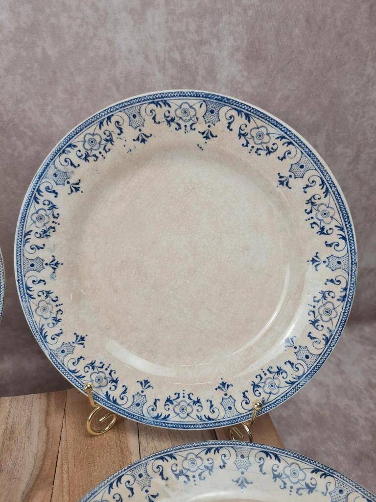 Set of 6 antique flat plates from Creil and Montereau, La Vallières service, 23 cm