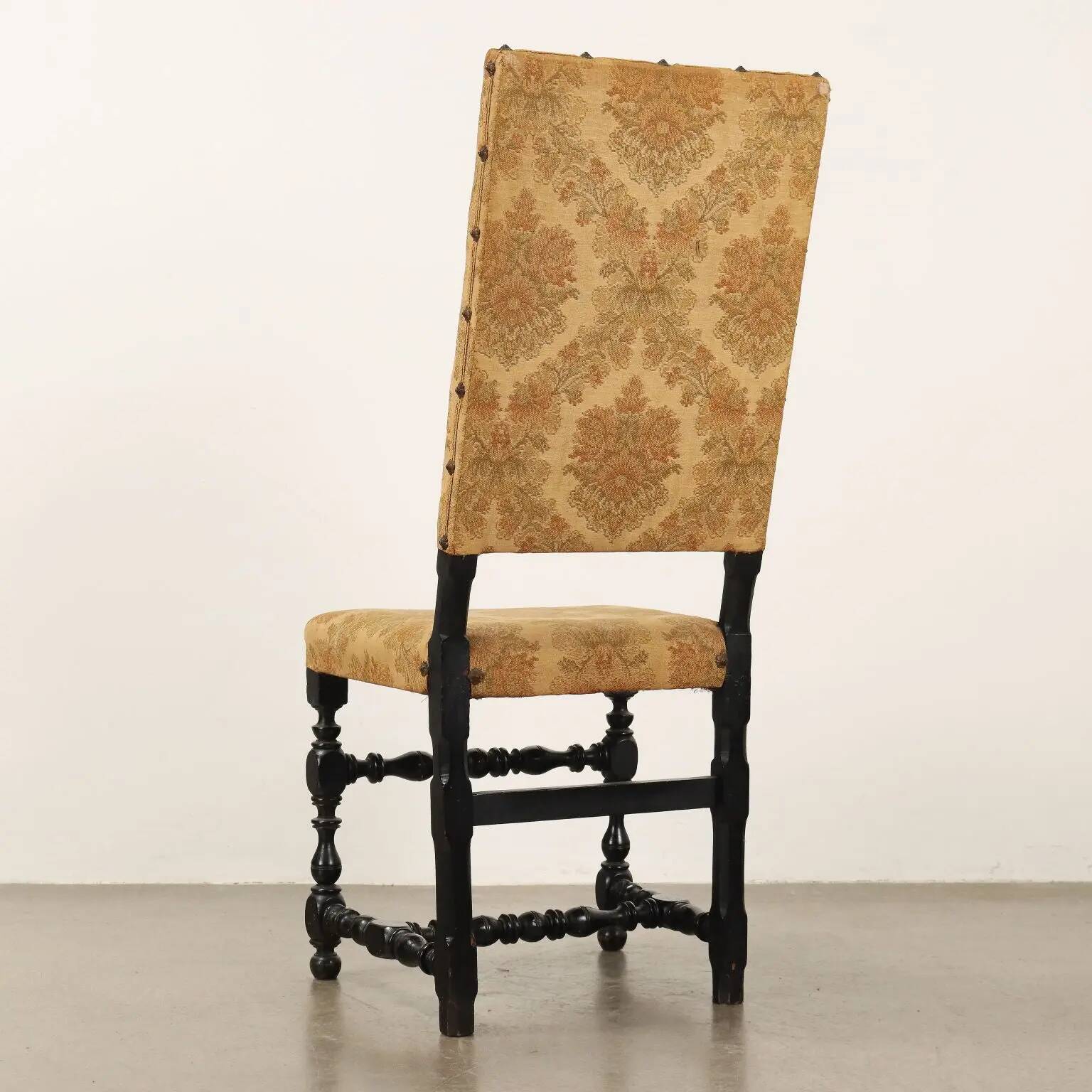 Antique Baroque chairs in ebonised walnut, Italy, 18th century.