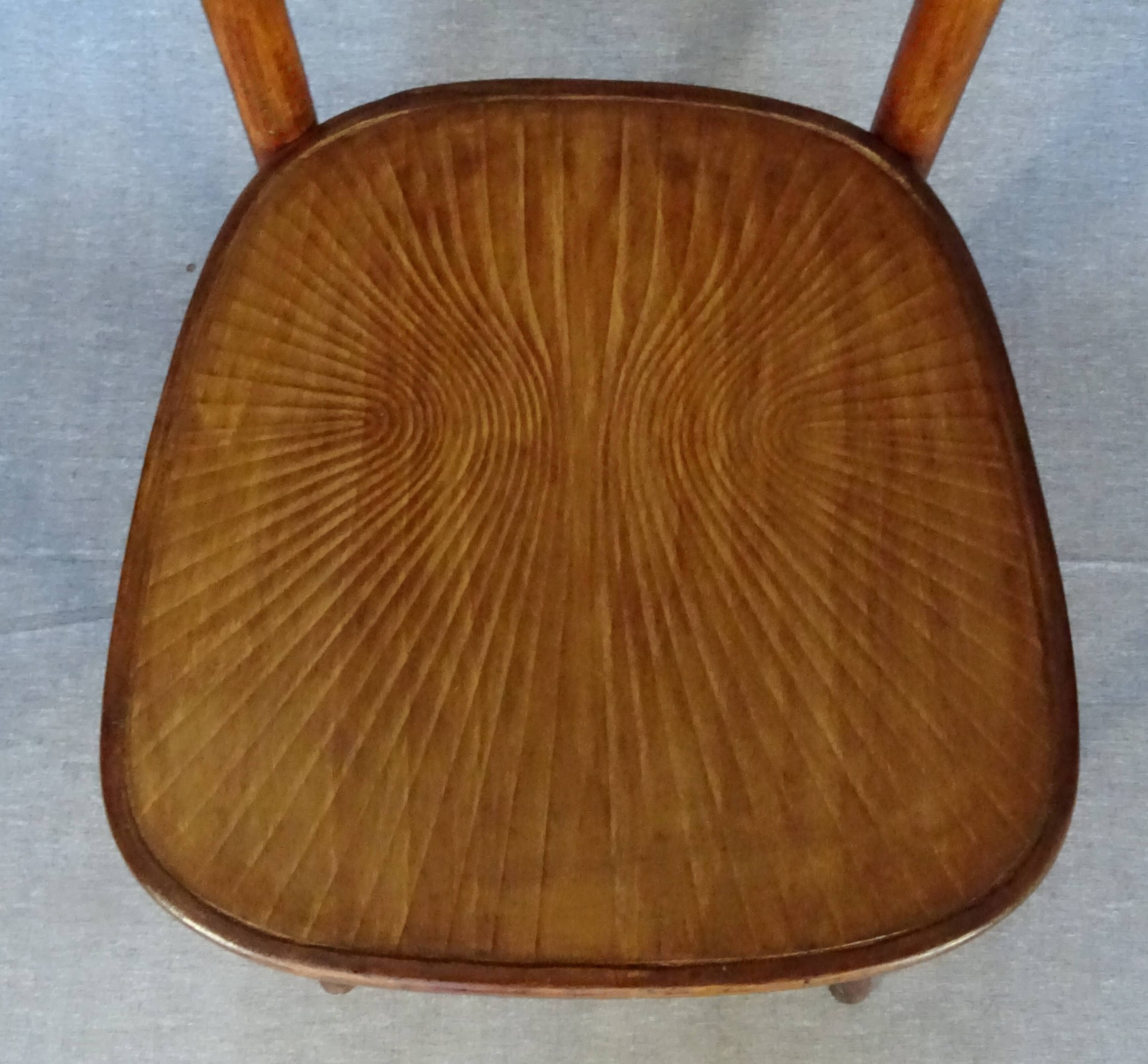 Set of 4 Thonet and Mundus Bistrot chairs 1910 to 1930