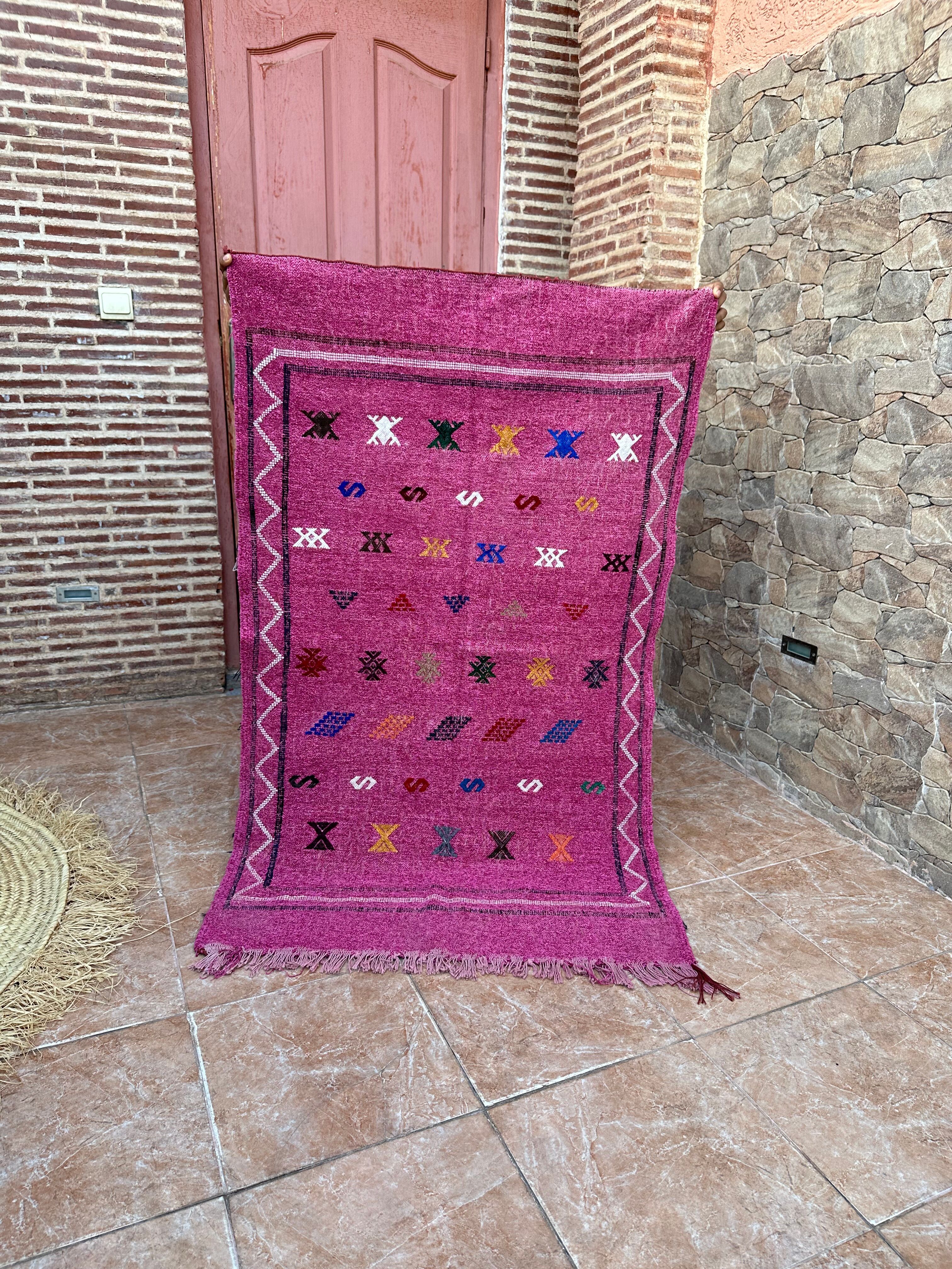 Handmade wool Berber rug: Moroccan Kilim Boho floor rug