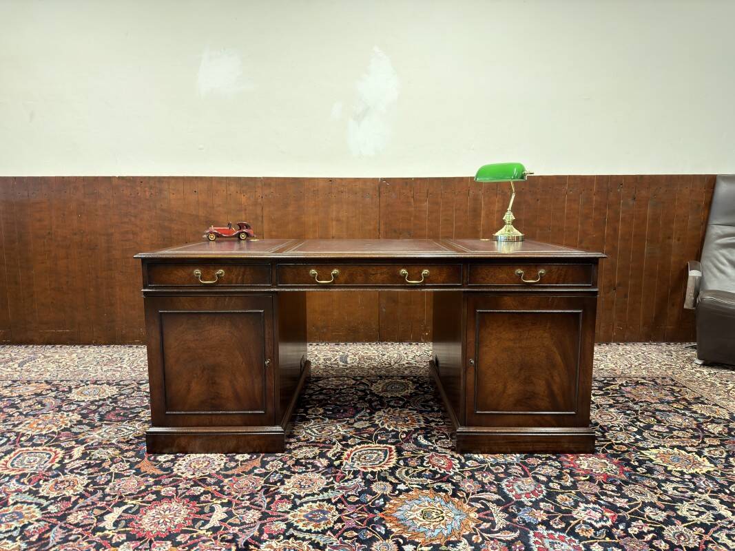 Classic English Chesterfield Desk