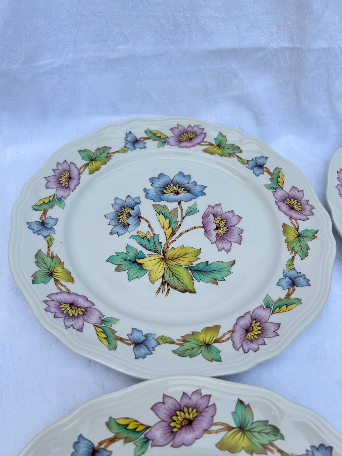 Set of 4 Moulins des Loups flat plates