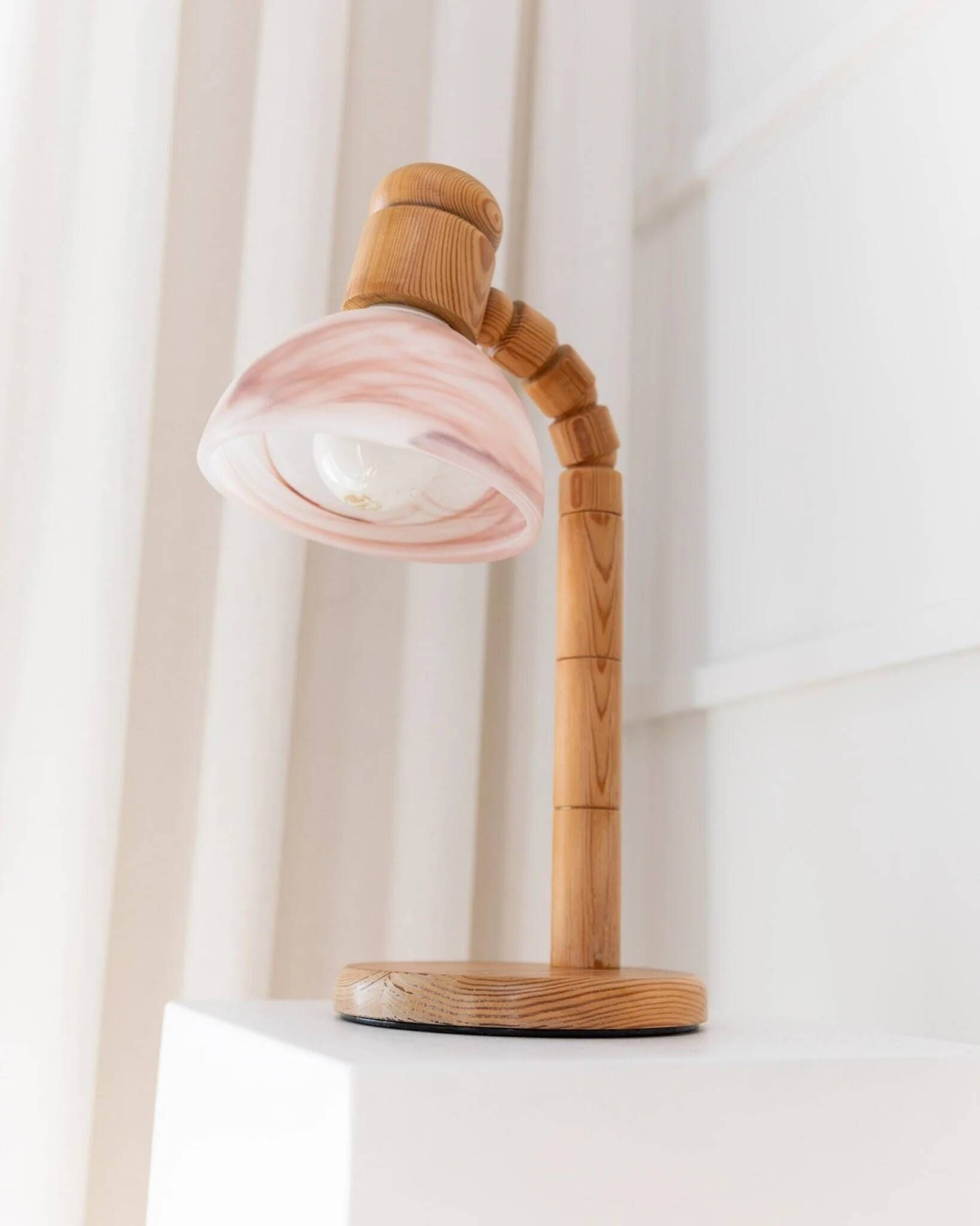 Solbackens Svarveri Pine Wood Table Lamp with Pink Ice Glass Shade – Mid Century 1960s