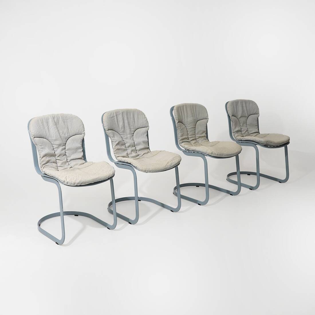Ensemble de 4 chaises "077" par Studio Cidue pour Cidue, années 1970.