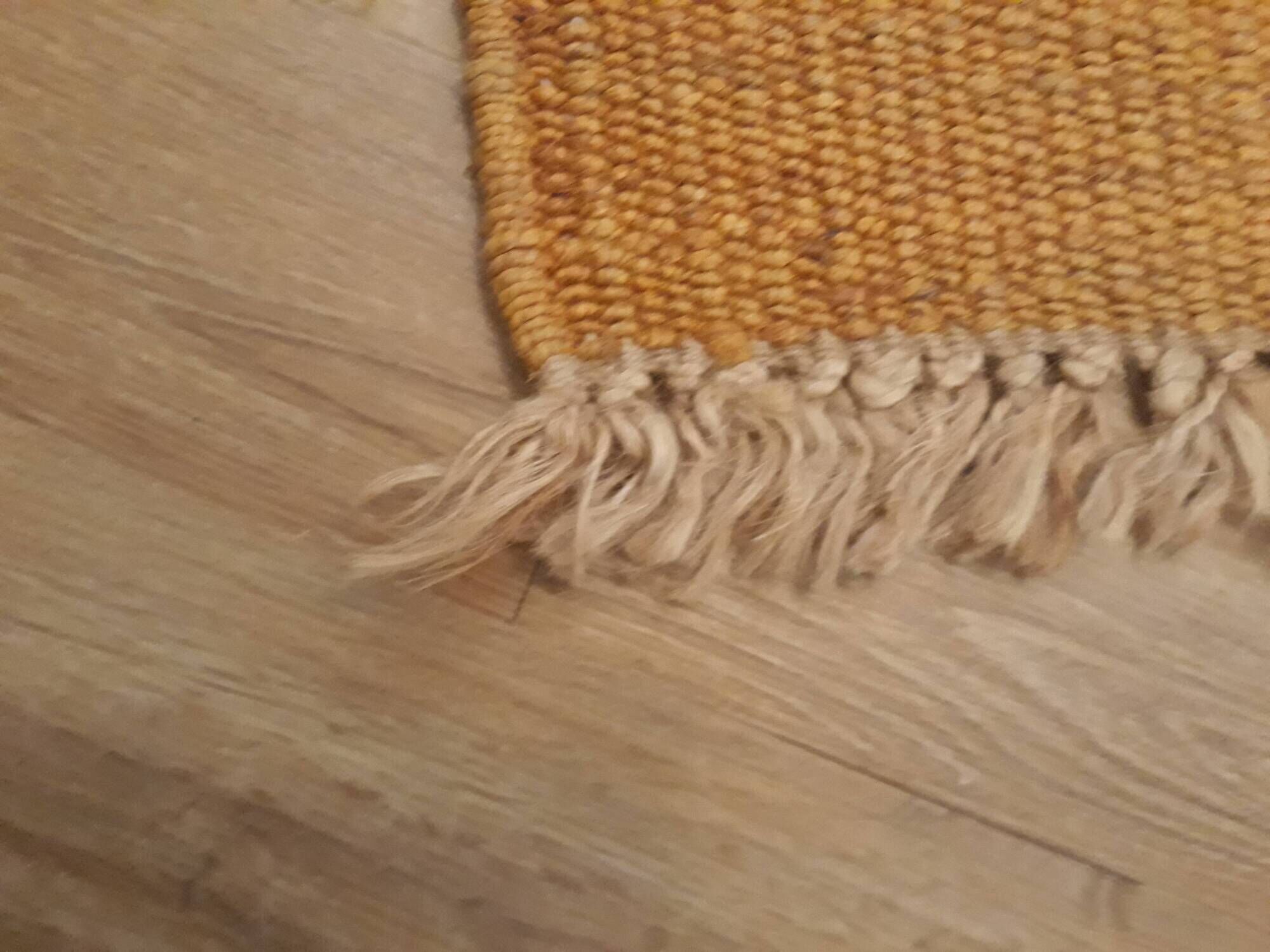 Tapis ethnique en fibres naturelles teint