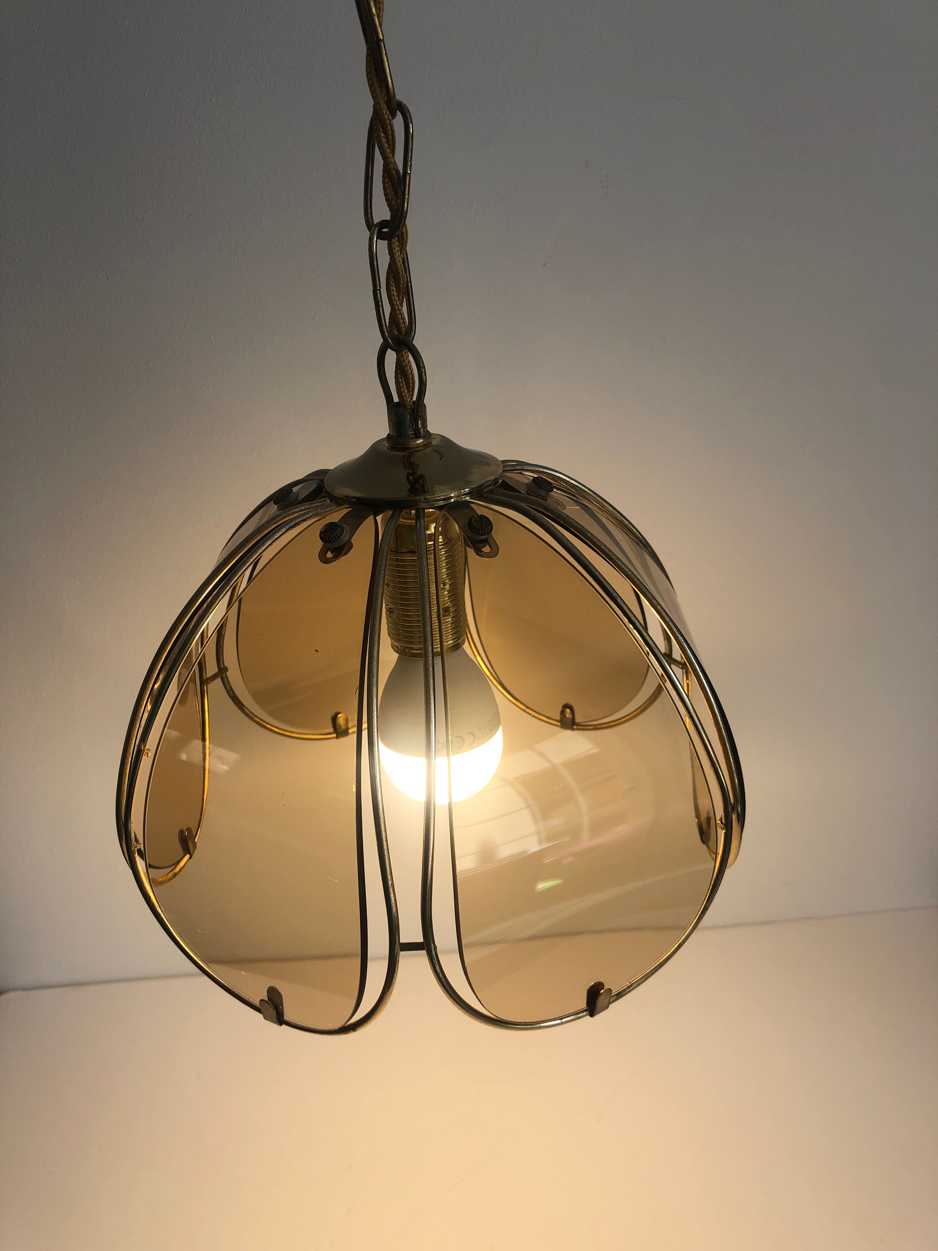 Smoked glass flower suspension