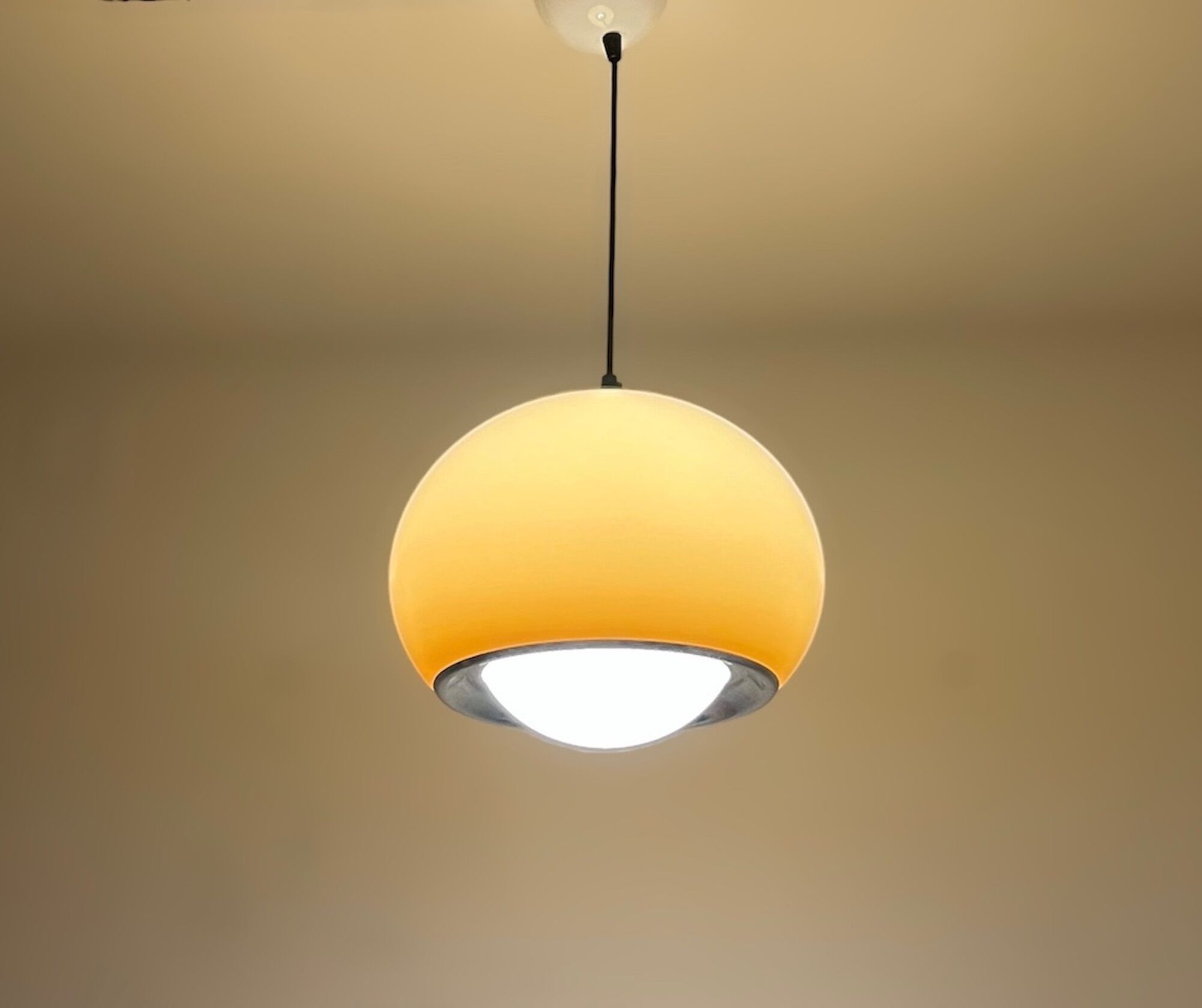 Space age lamp bud gradient brown harvey guzzini, 60s