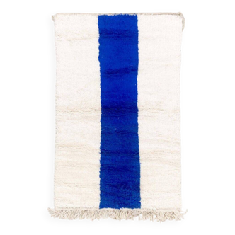 Tapis berbère marocain Beni Ouarain à motifs bleu majorelle 1,55x0,96m