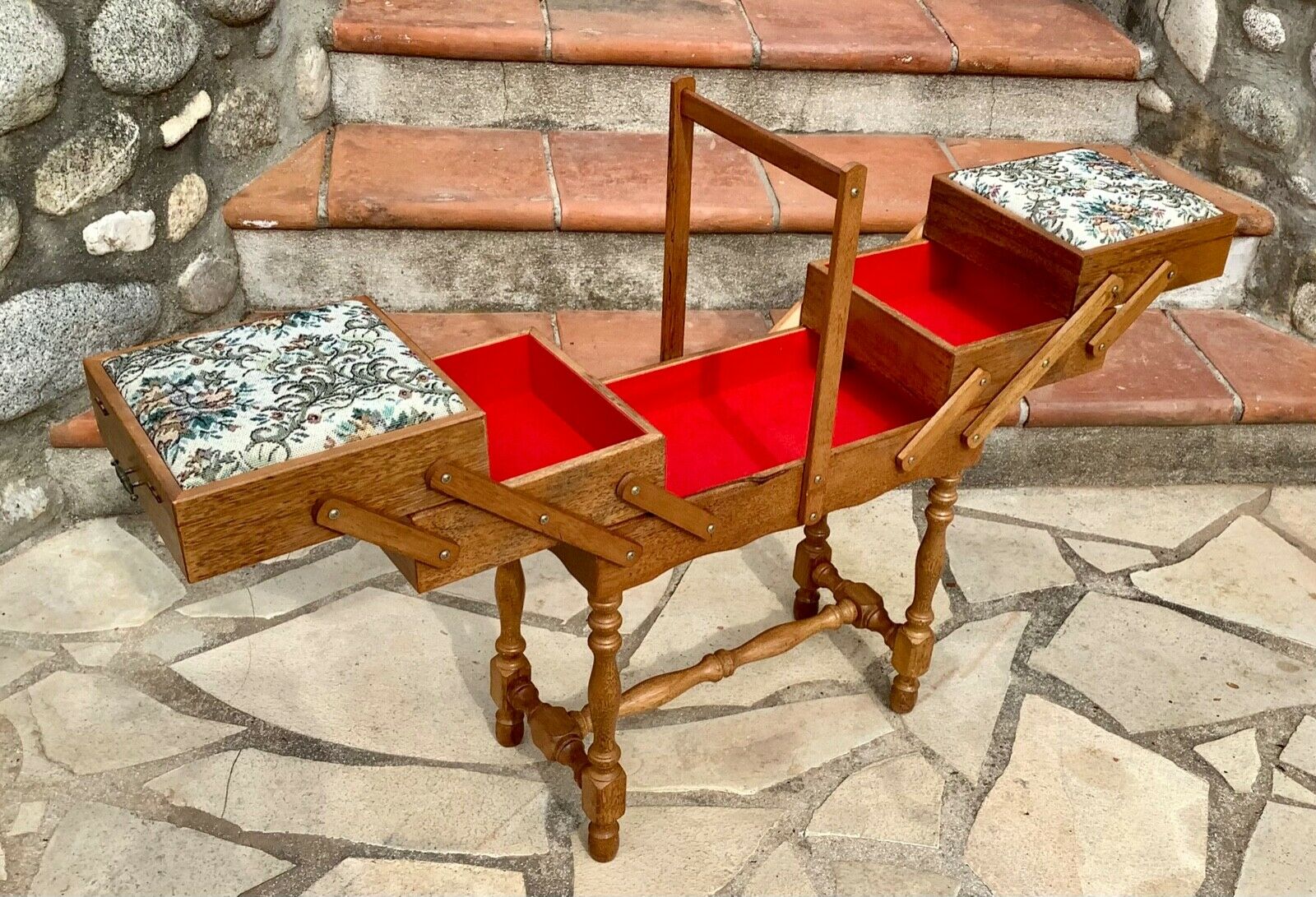 Meuble de couturière ancien