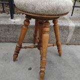adjustable D Artistes stool